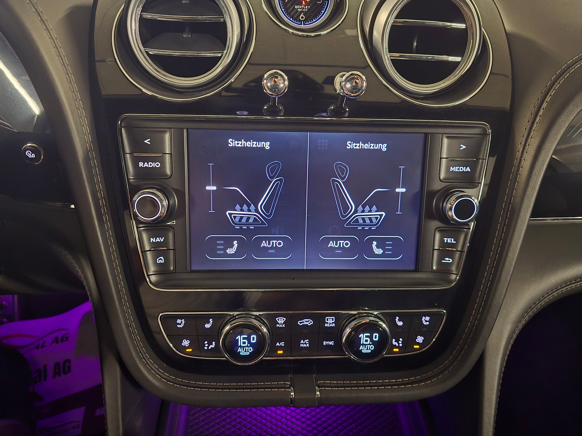 BENTLEY Bentayga W12-image-17