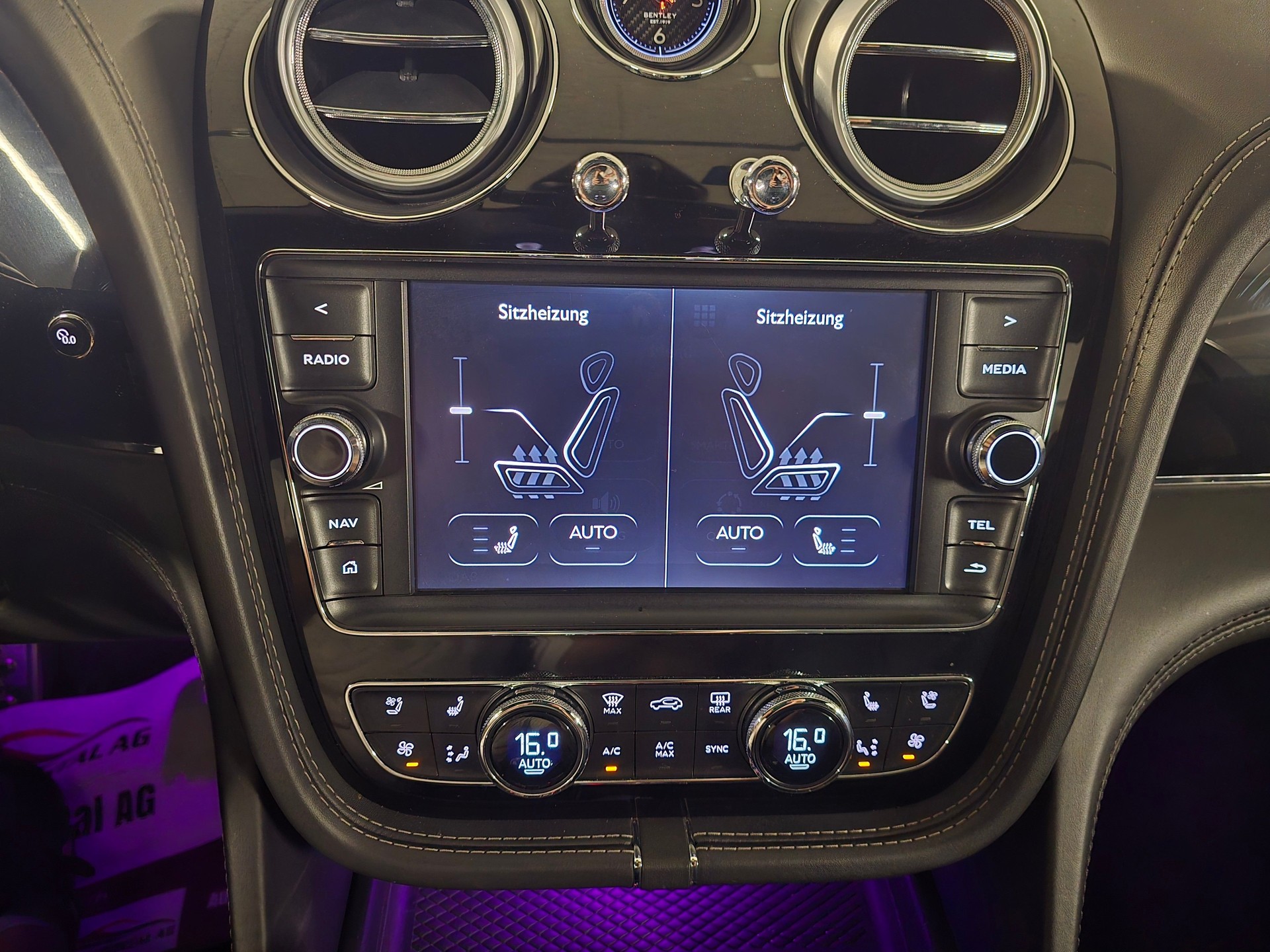 BENTLEY Bentayga W12-image-17