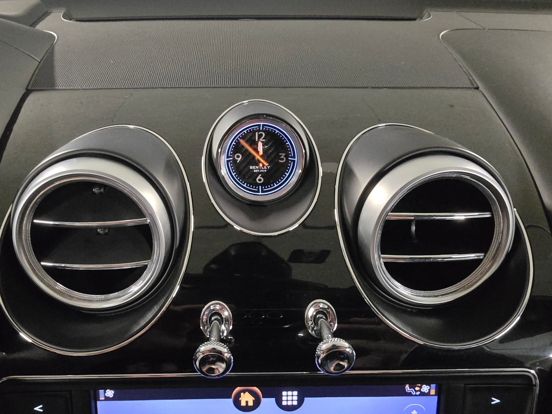 BENTLEY Bentayga W12-image-12