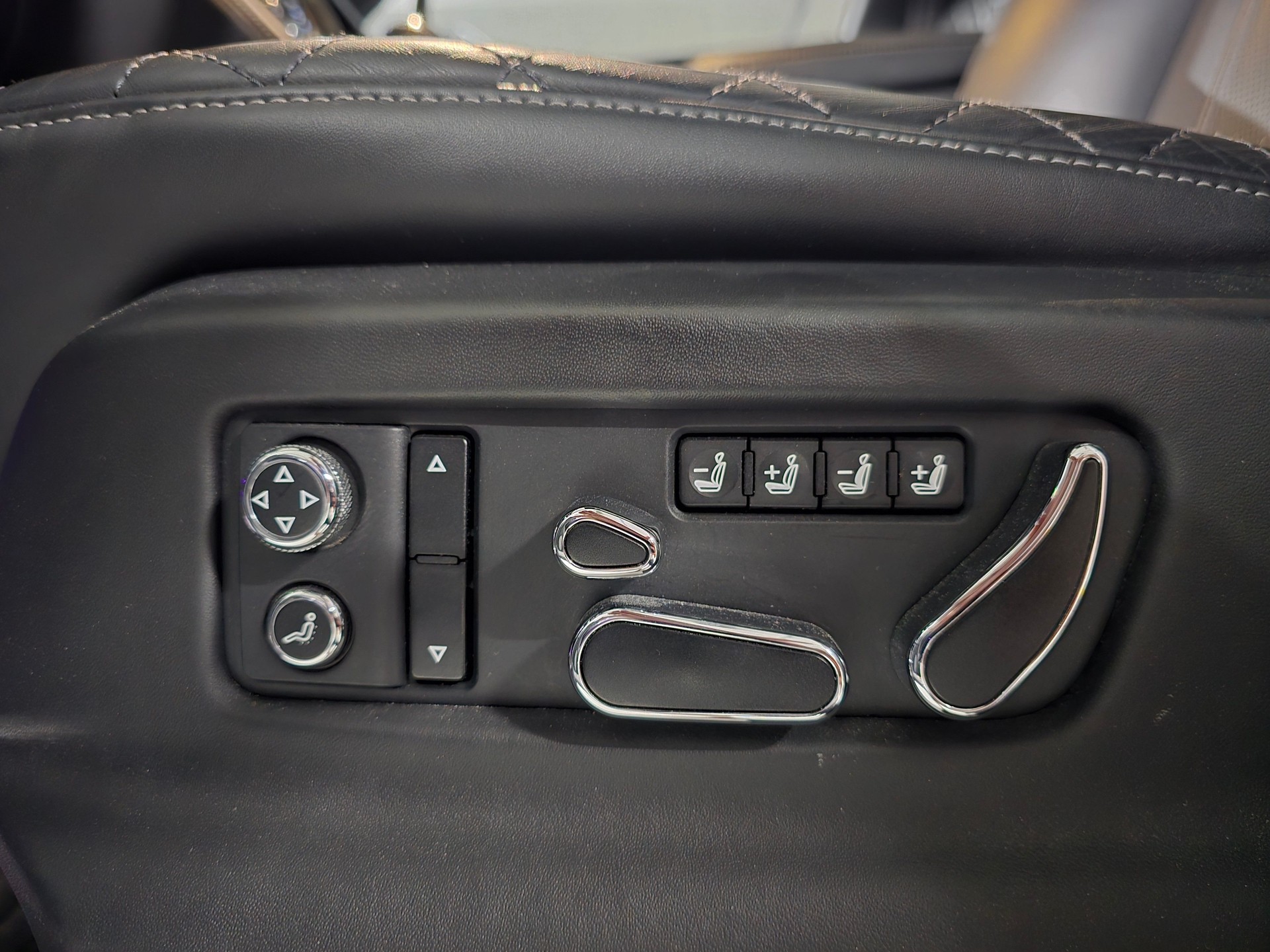 BENTLEY Bentayga W12-image-20