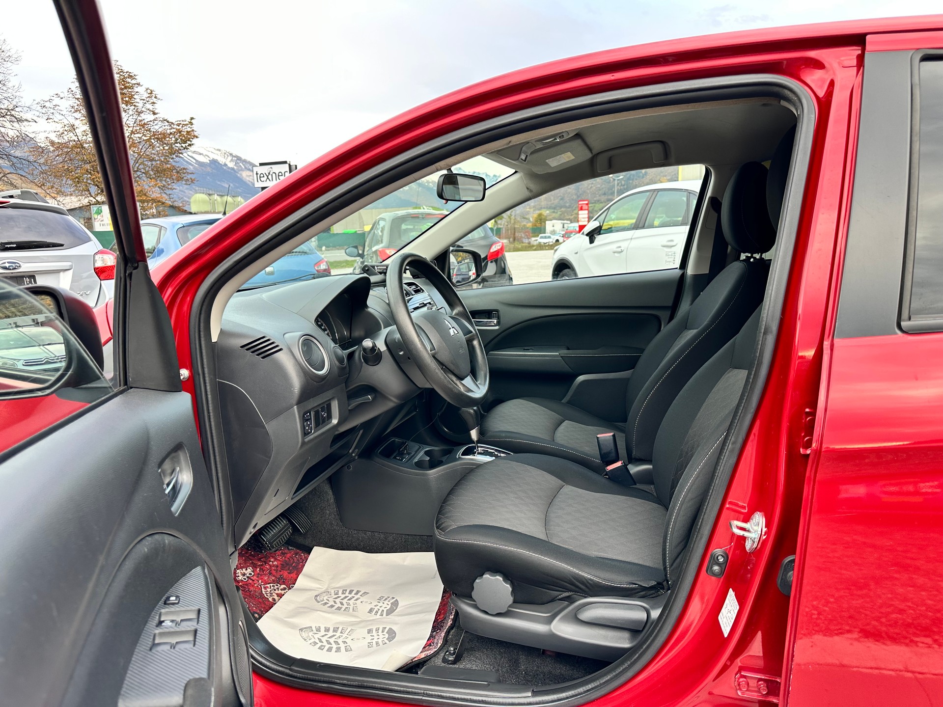 MITSUBISHI Space Star 1.2 Value CVT-image-8