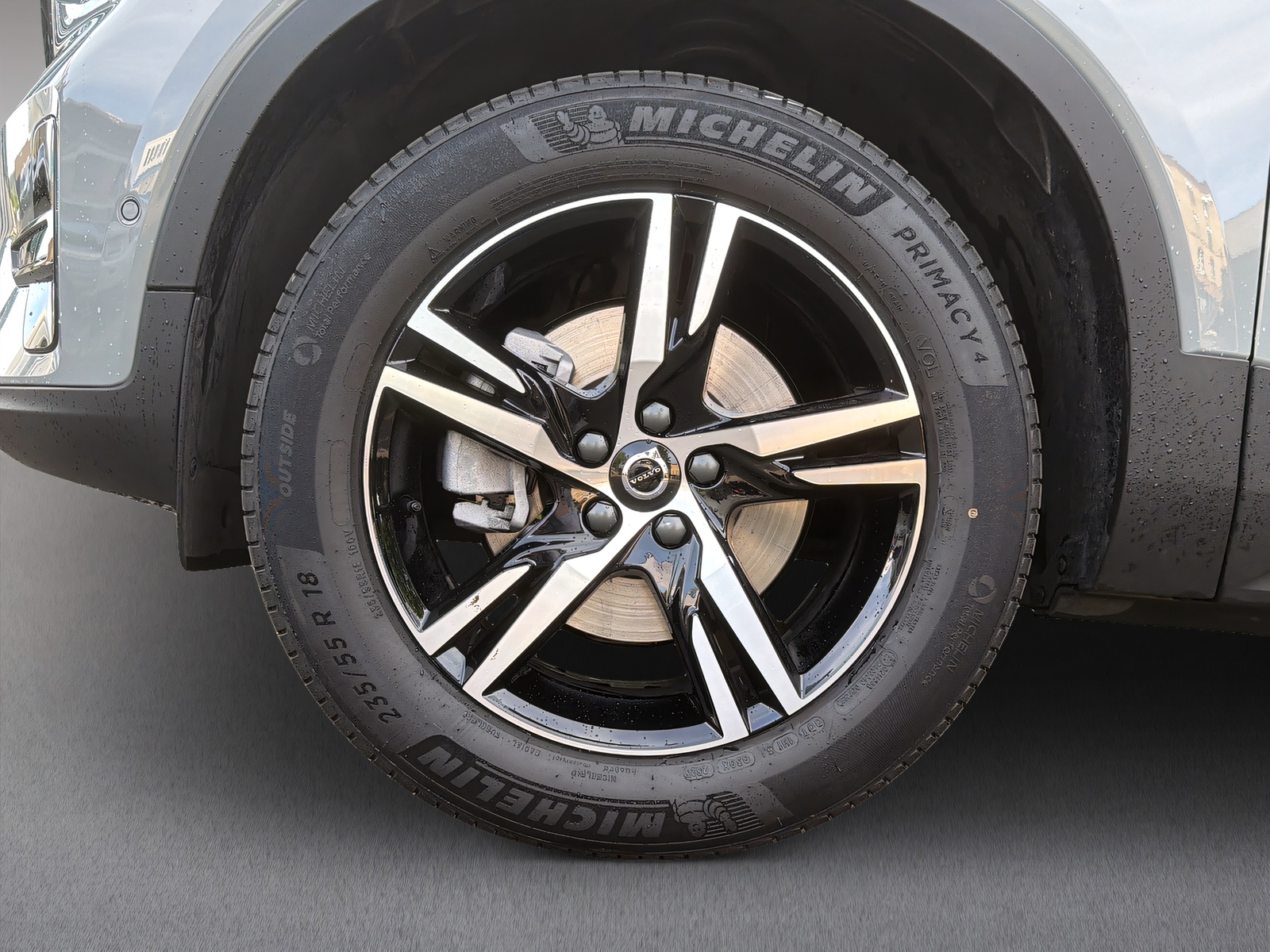 VOLVO XC40 2.0 B3 MH Plus Dark-image-19