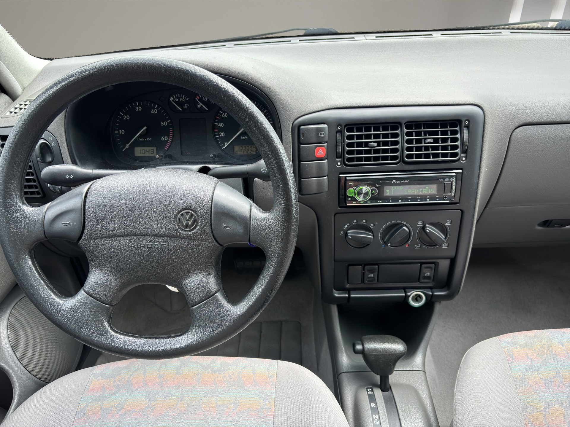 VW Polo 75-image-12