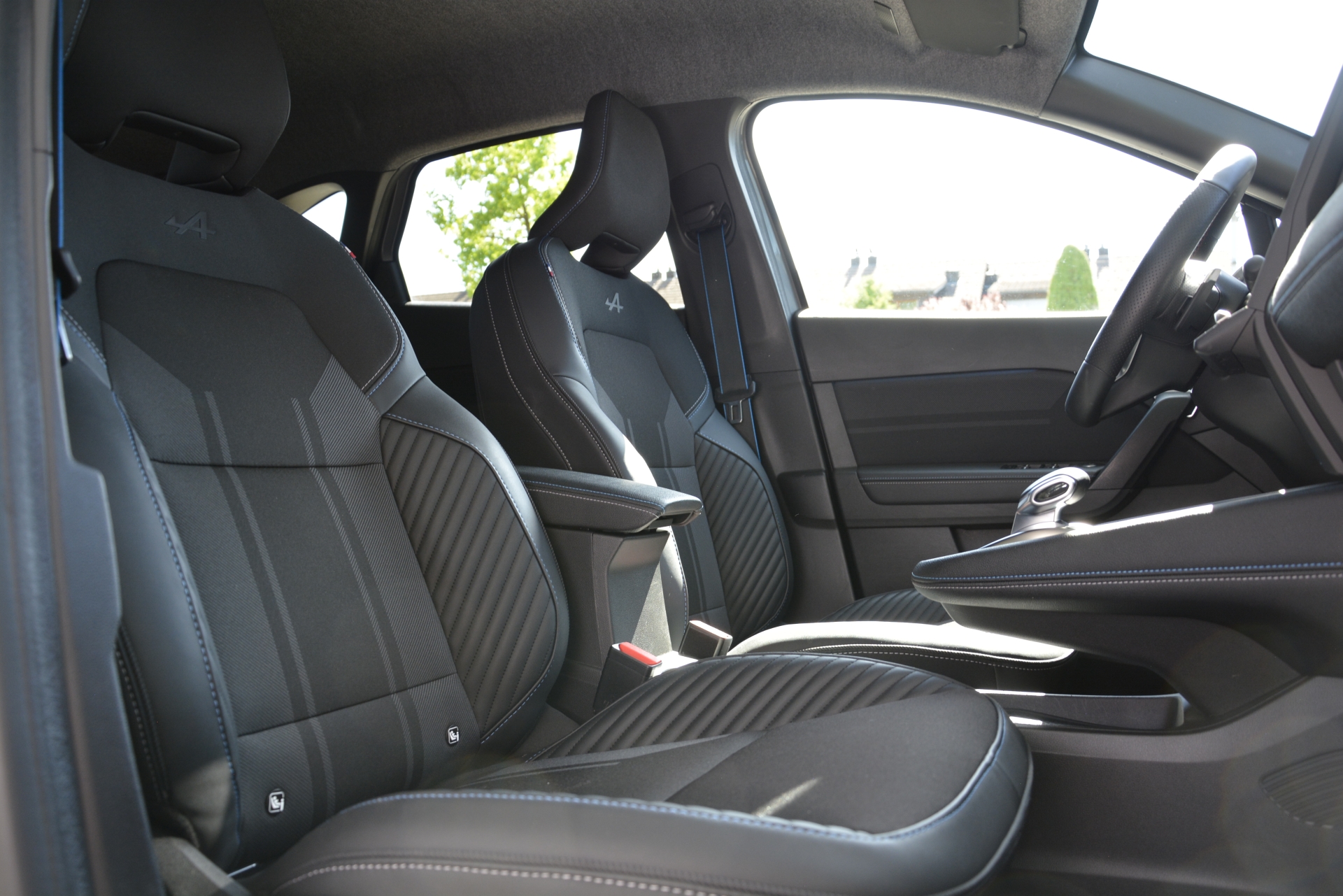 RENAULT Captur 1.3 TCe 160 esprit Alpine EDC-image-9
