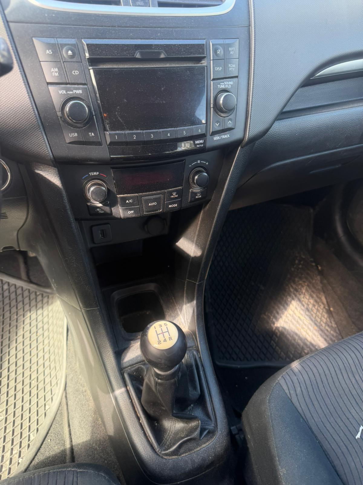 SUZUKI Swift 1.2i 16V GL 4x4-image-7