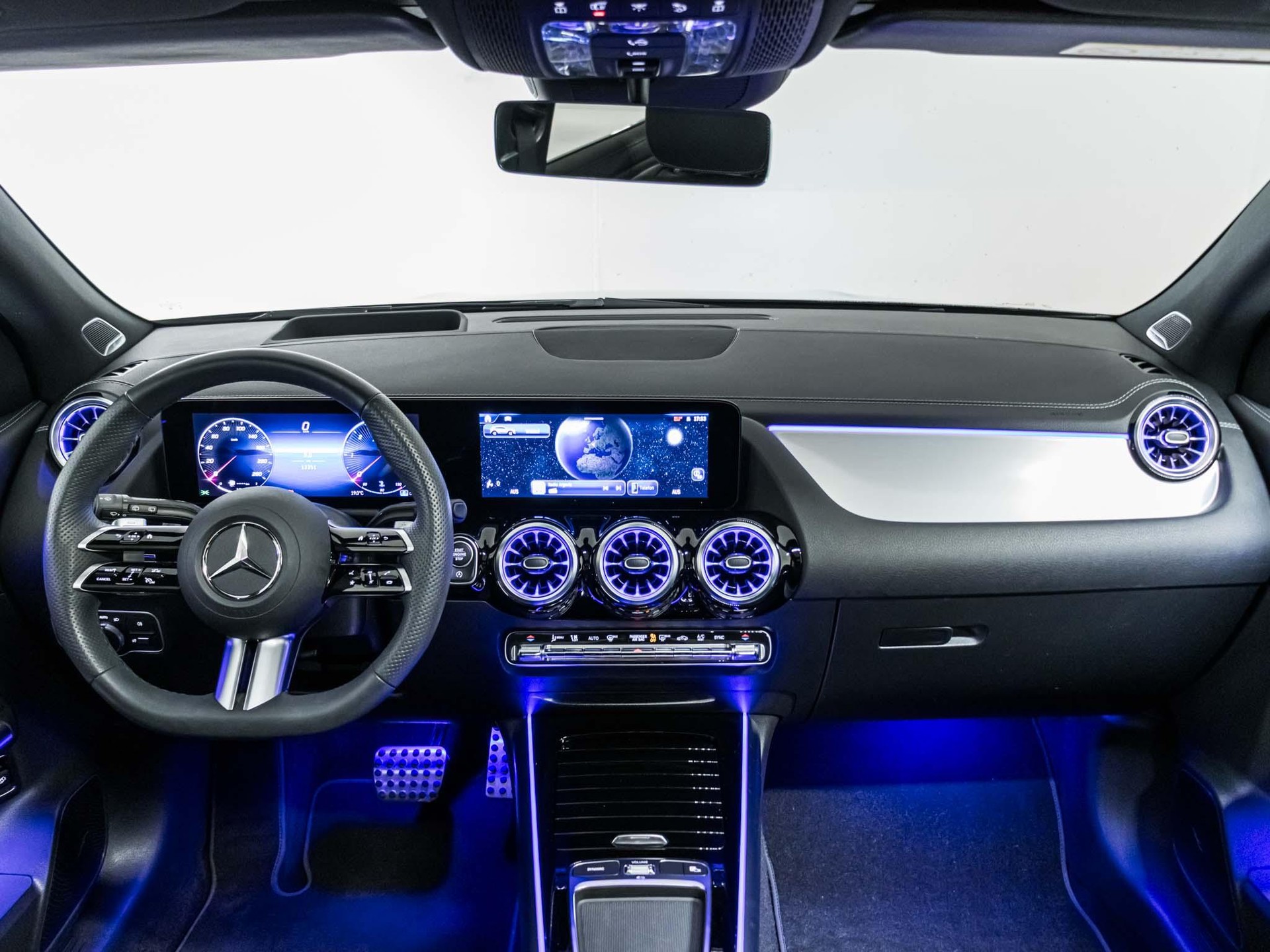 MERCEDES-BENZ GLA 220 d 4MATIC-image-11