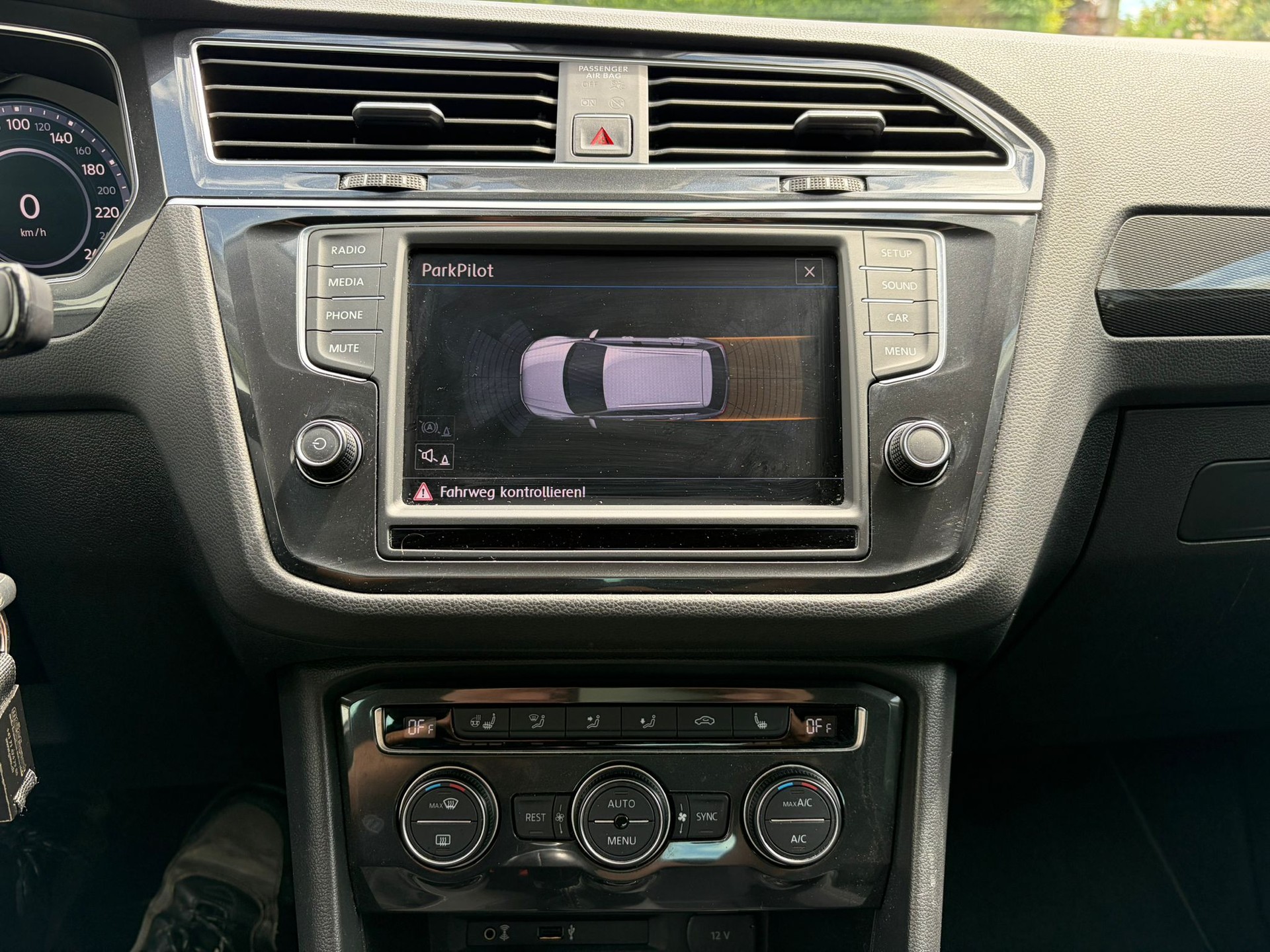 VW Tiguan 2.0TSI Highline 4Motion-image-11