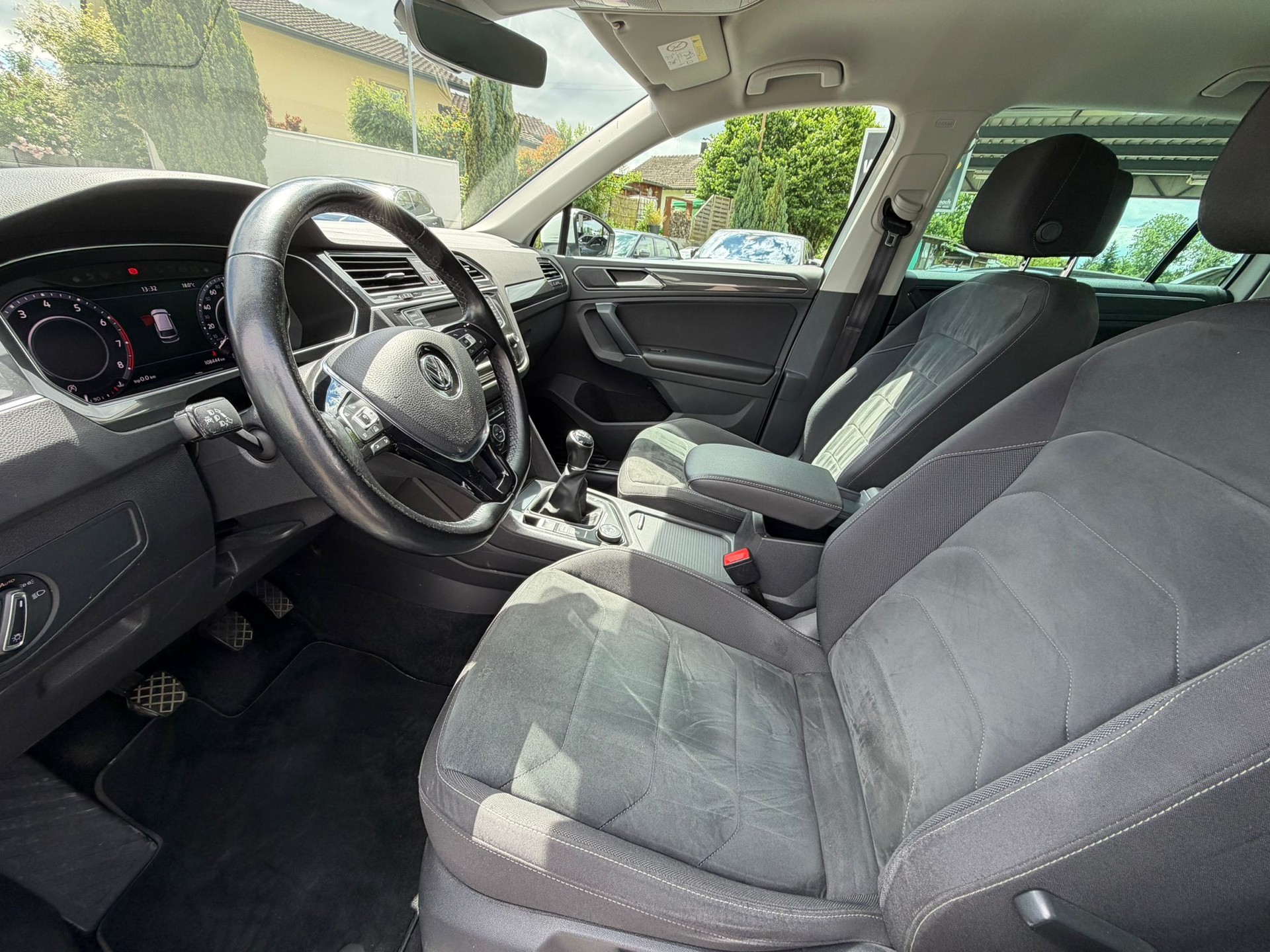 VW Tiguan 2.0TSI Highline 4Motion-image-12