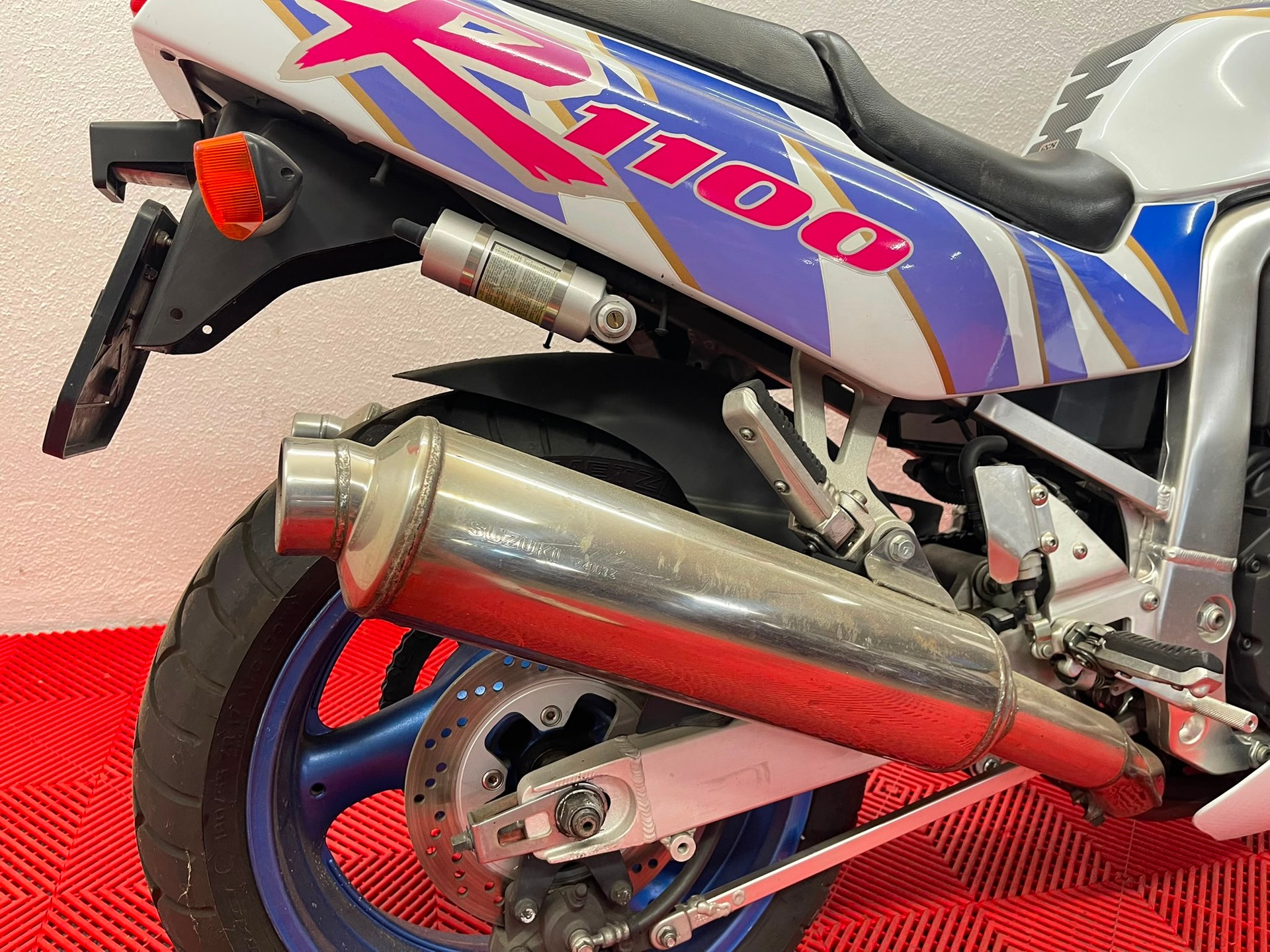 SUZUKI GSX-R 1100 M-image-12