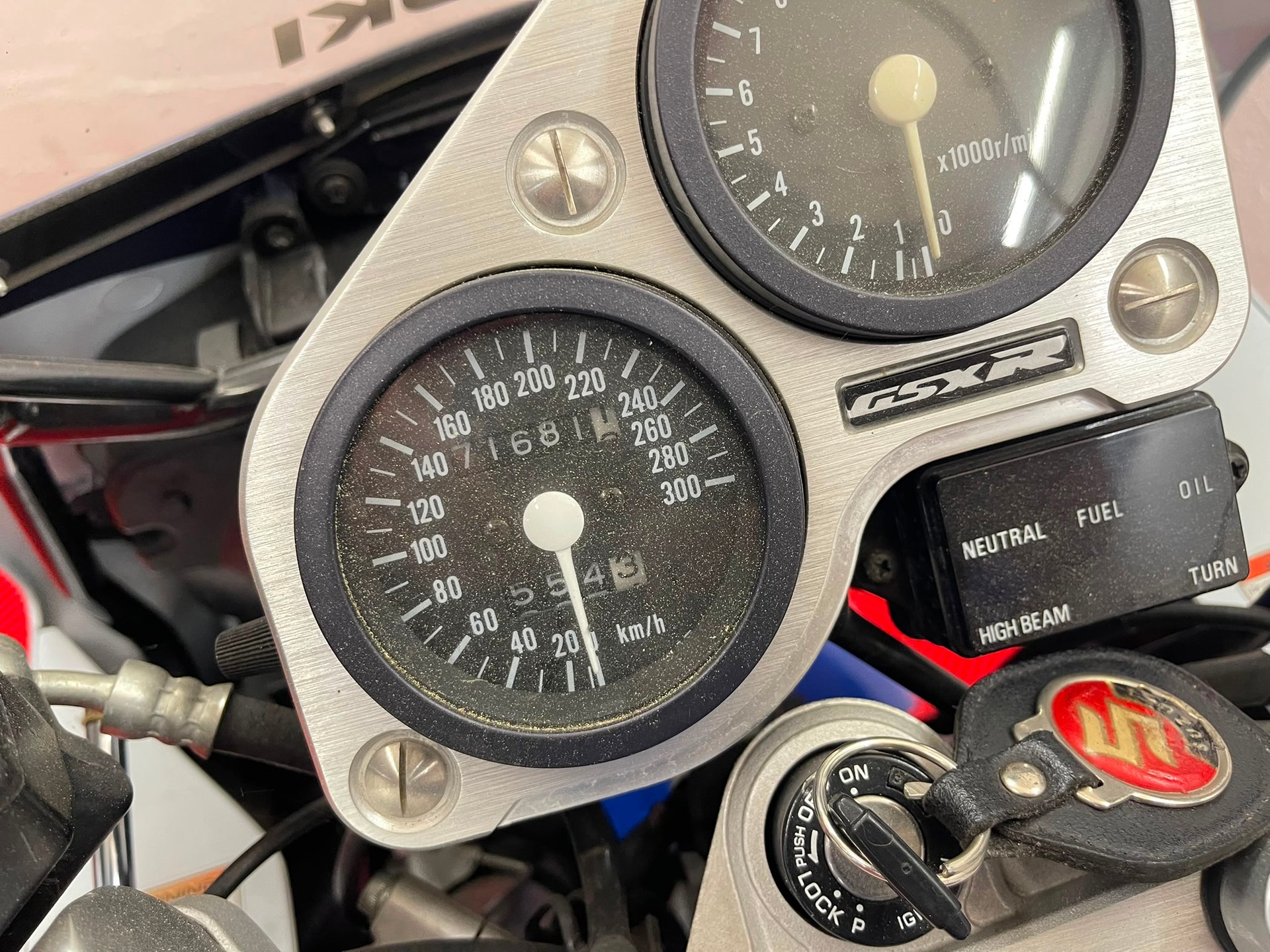 SUZUKI GSX-R 1100 M-image-8