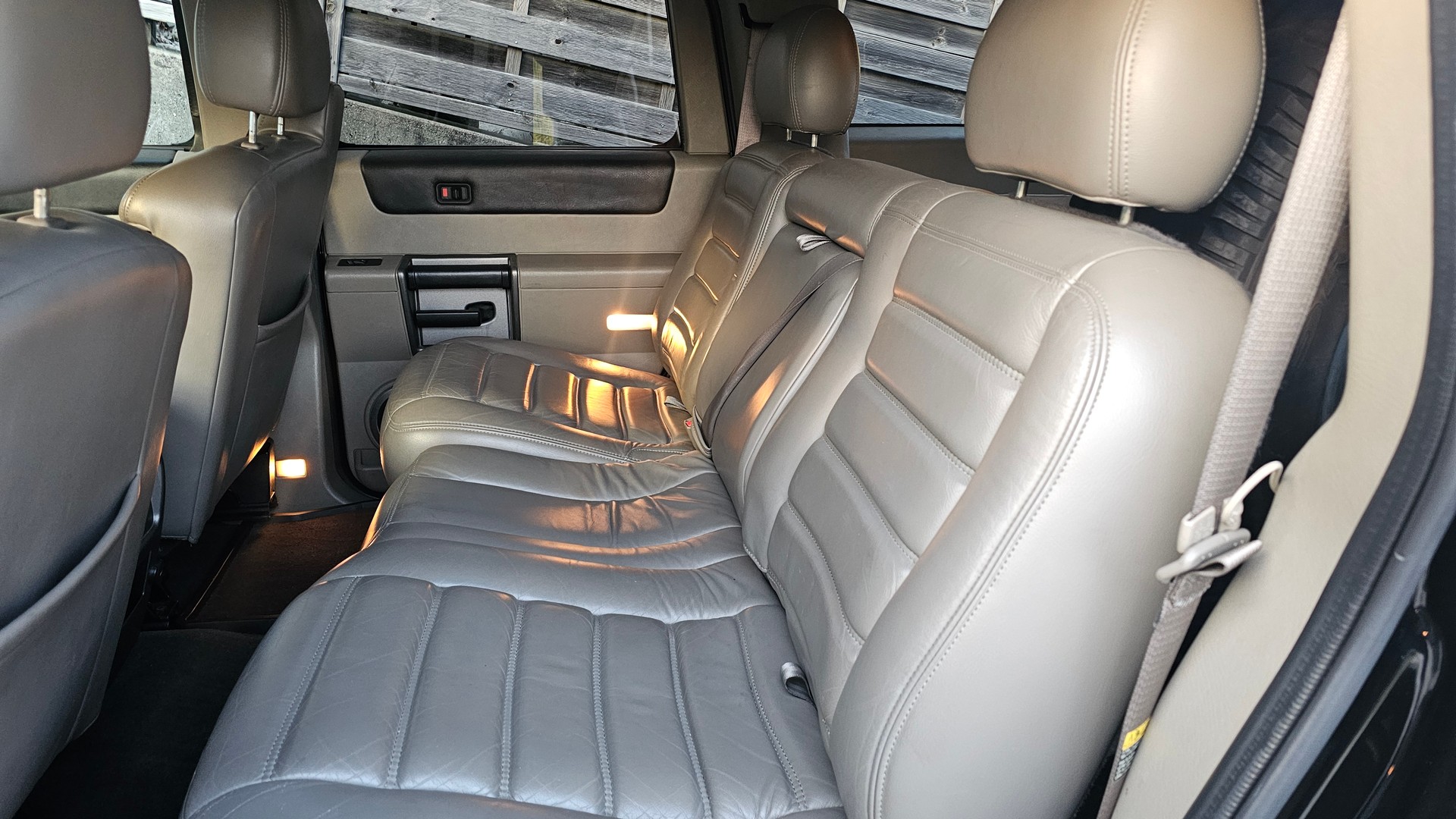 HUMMER H2 6.0 Luxury-image-9