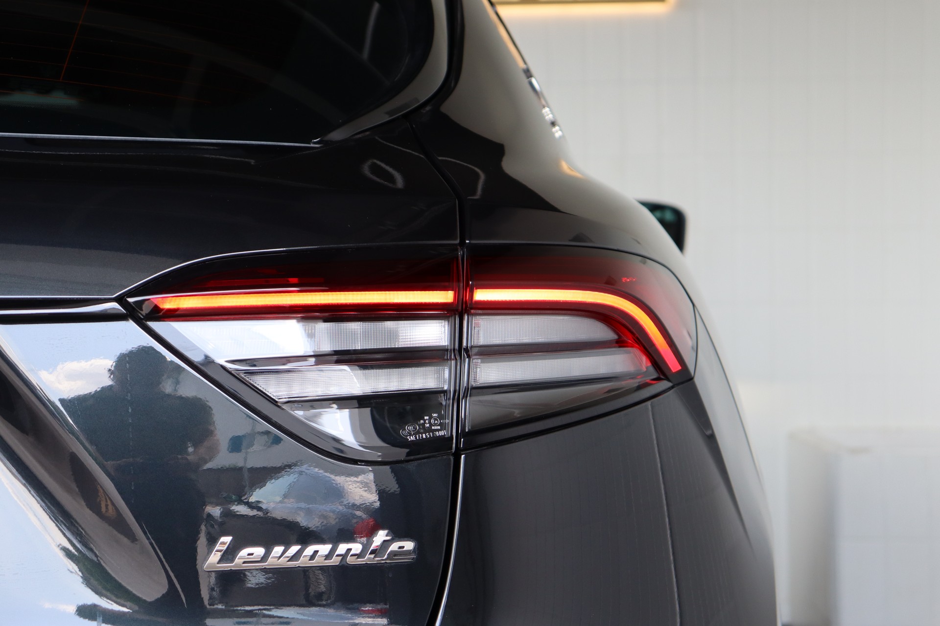 MASERATI Levante 3.8 V8 Trofeo Q4 Automatica Ultima-image-14