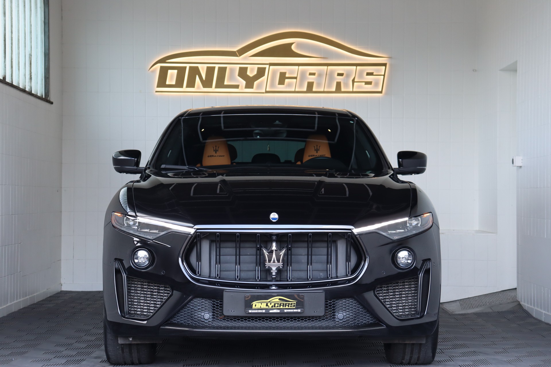 MASERATI Levante 3.8 V8 Trofeo Q4 Automatica Ultima-showroom-element-1