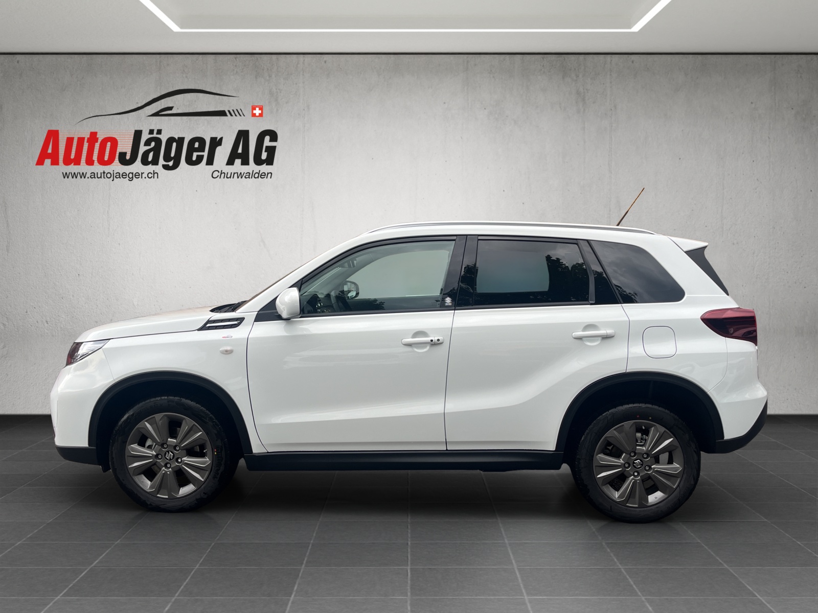 SUZUKI Vitara 1.4 Boosterjet Compact + 4x4 Hybrid Automatic-image-2