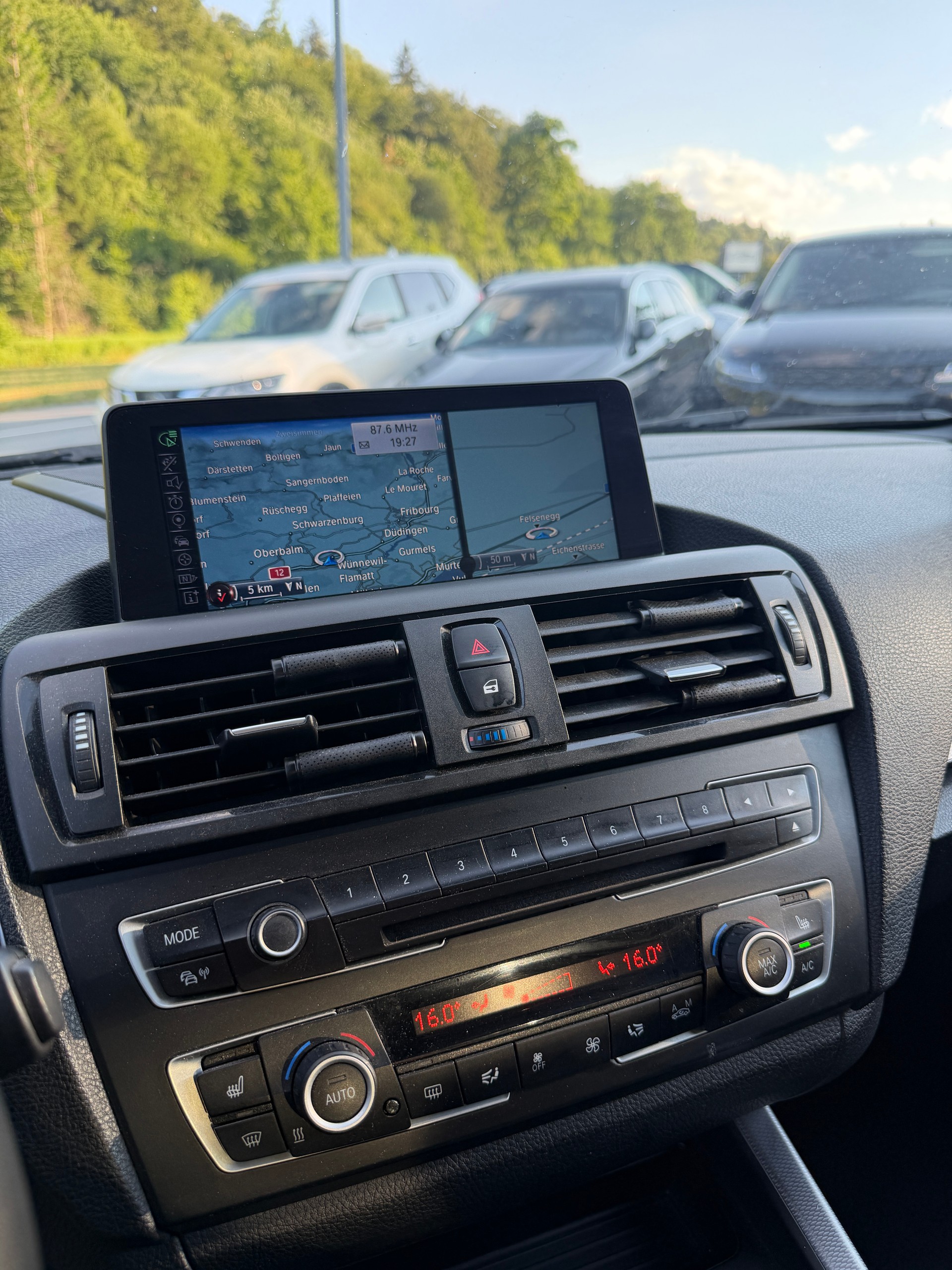 BMW M135i xDrive Steptronic-image-13