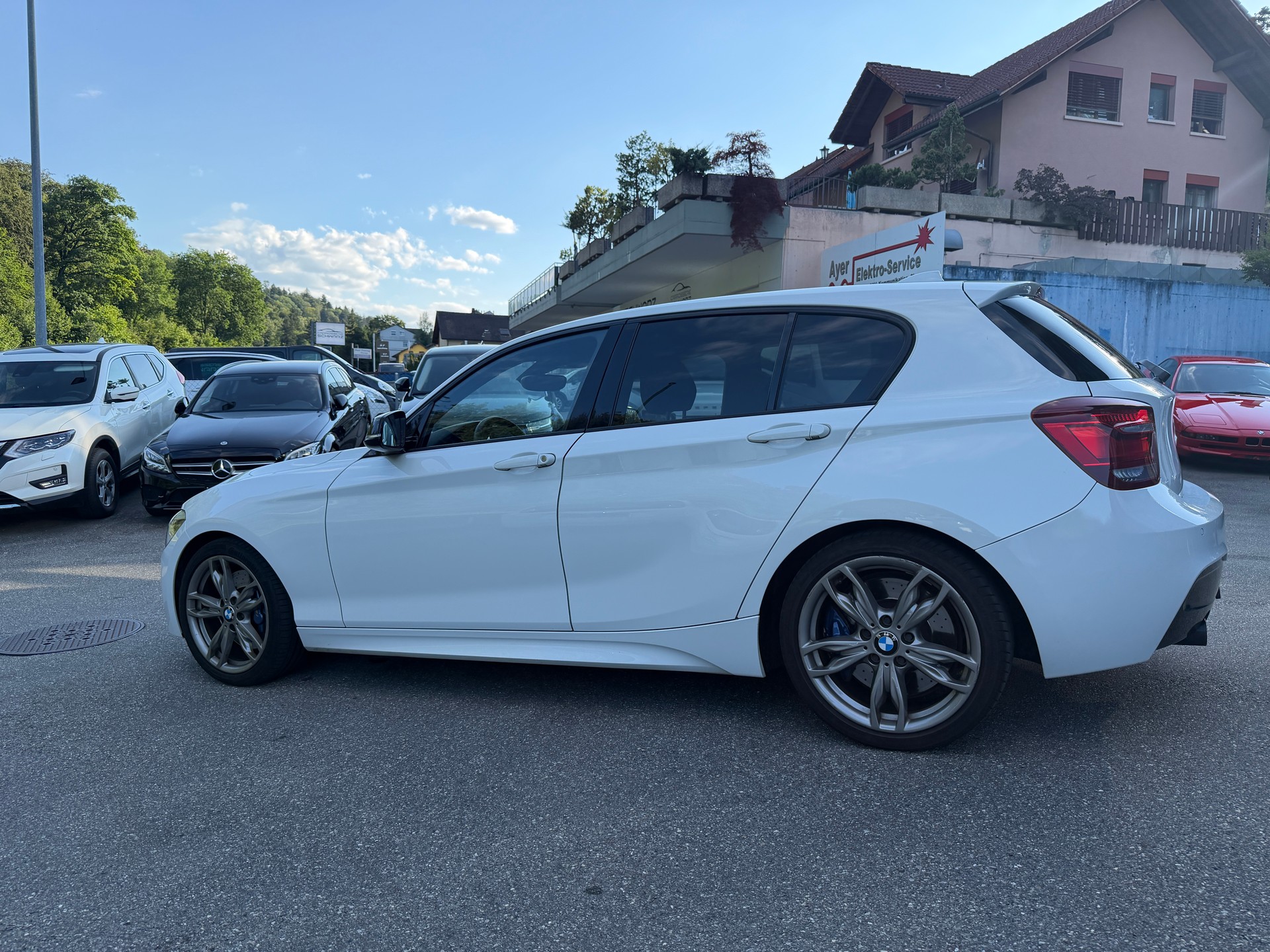 BMW M135i xDrive Steptronic-image-5