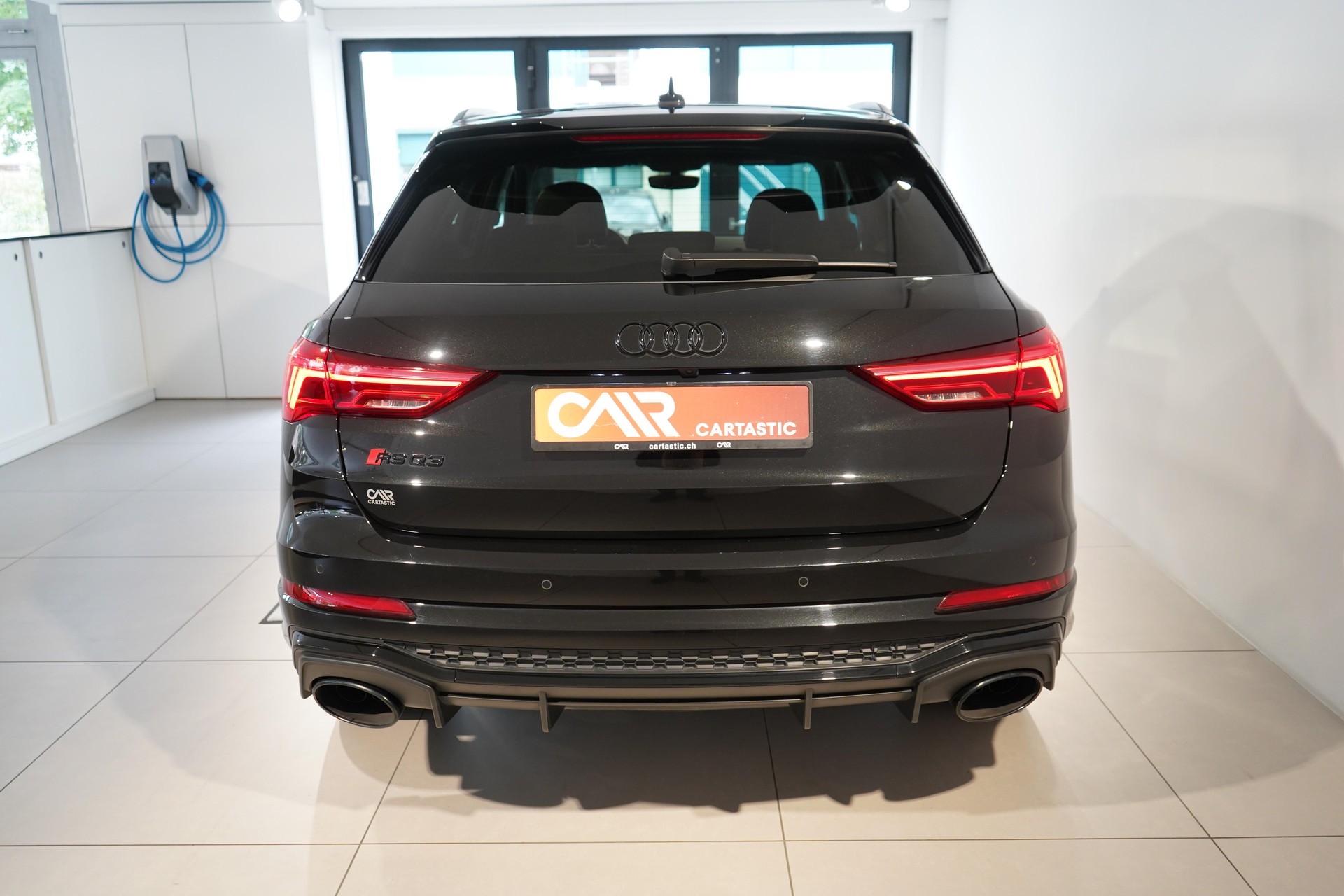 AUDI RS Q3 2.5 TFSI quattro S-Tronic-showroom-element-3