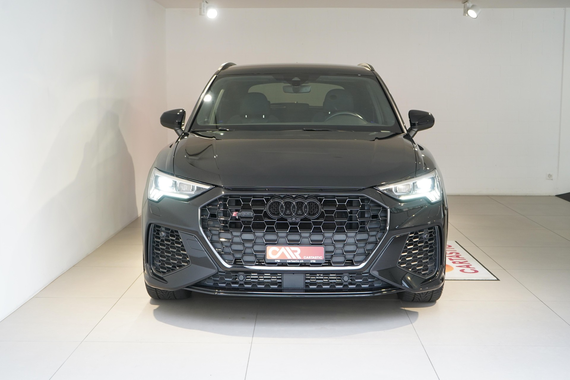 AUDI RS Q3 2.5 TFSI quattro S-Tronic-showroom-element-1