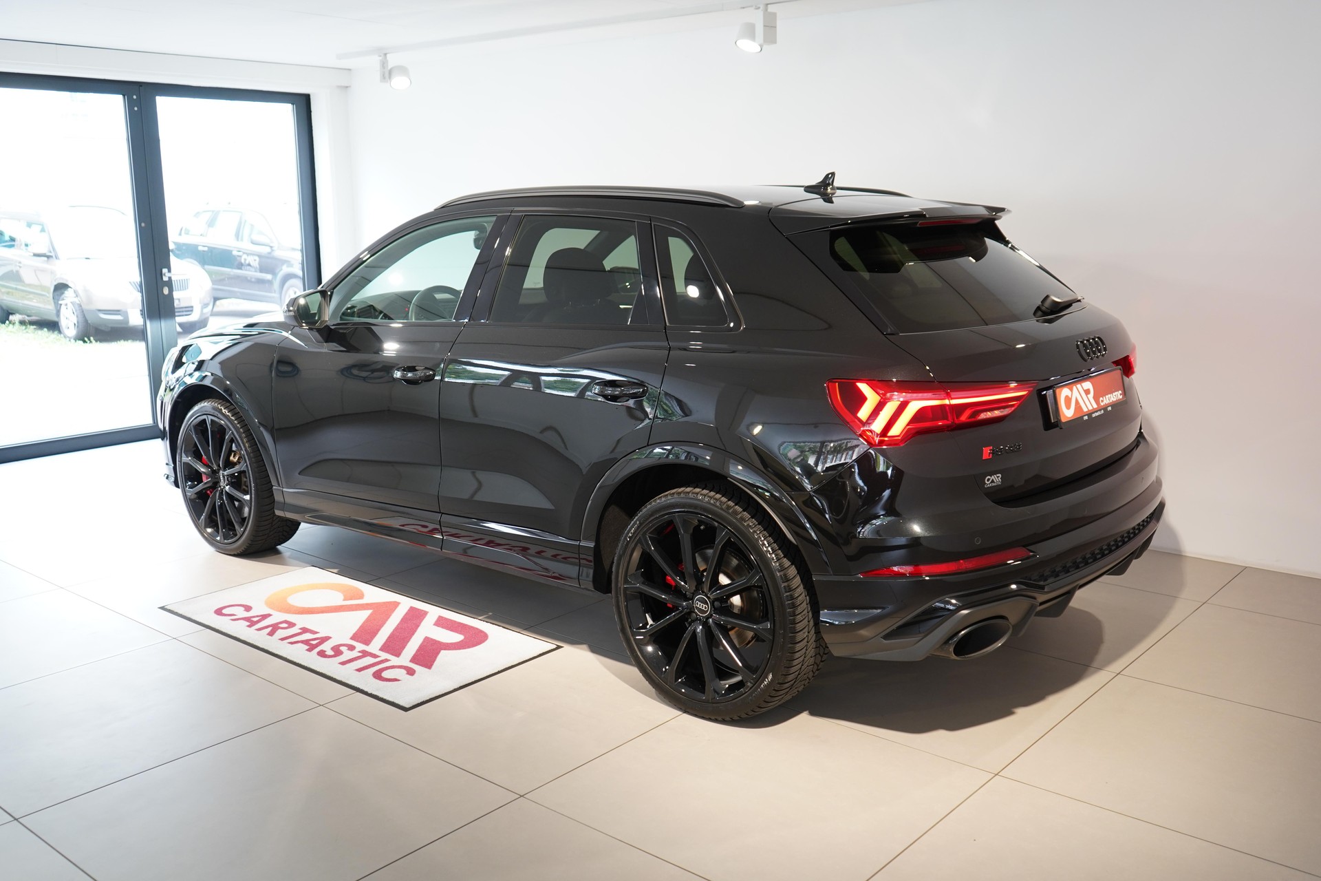 AUDI RS Q3 2.5 TFSI quattro S-Tronic-showroom-element-2