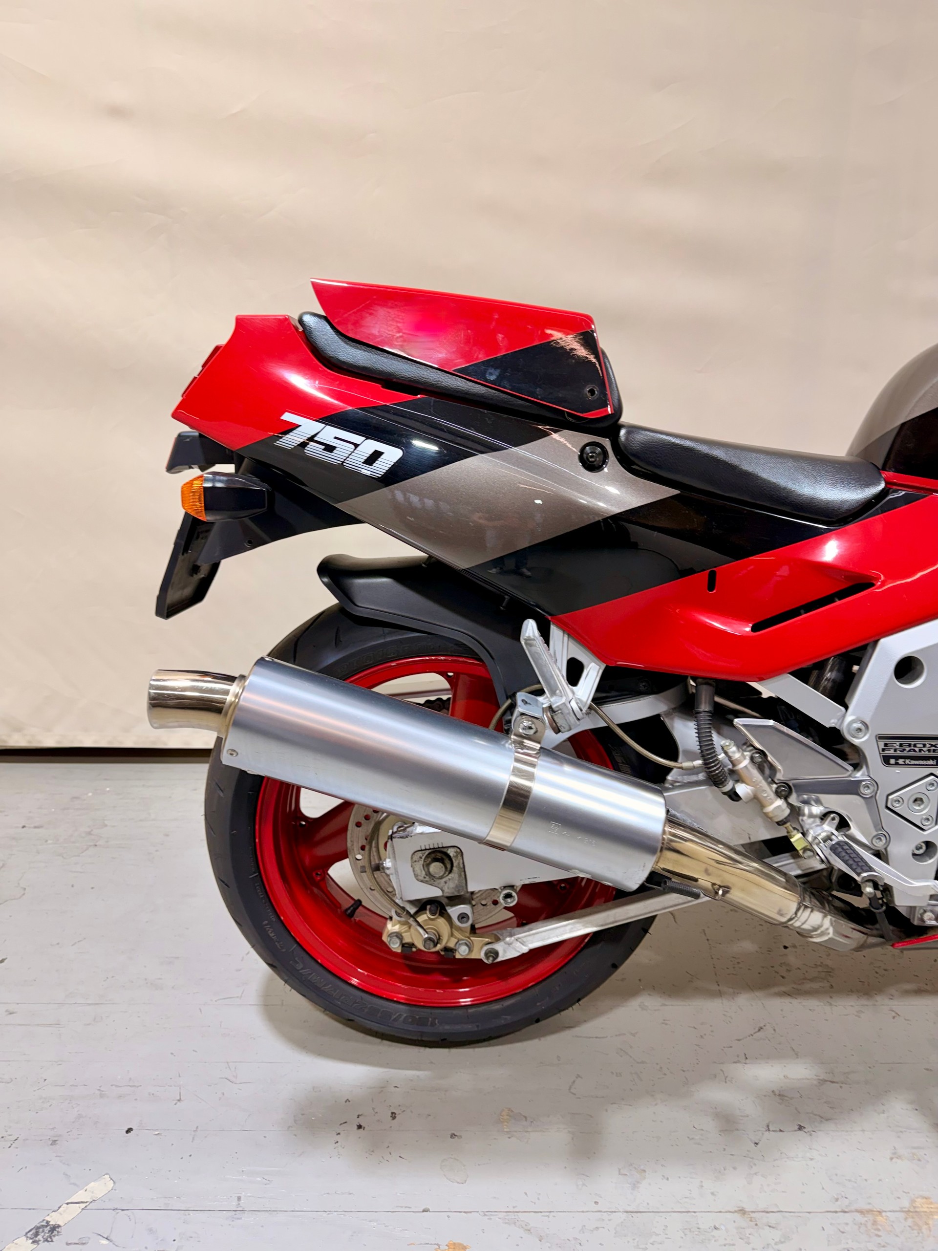 KAWASAKI ZXR-750-image-3