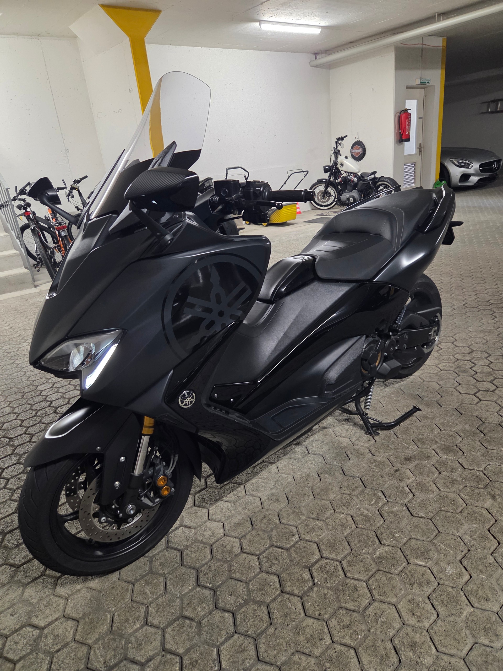YAMAHA T-MAX XP 530 SX ABS-image-0