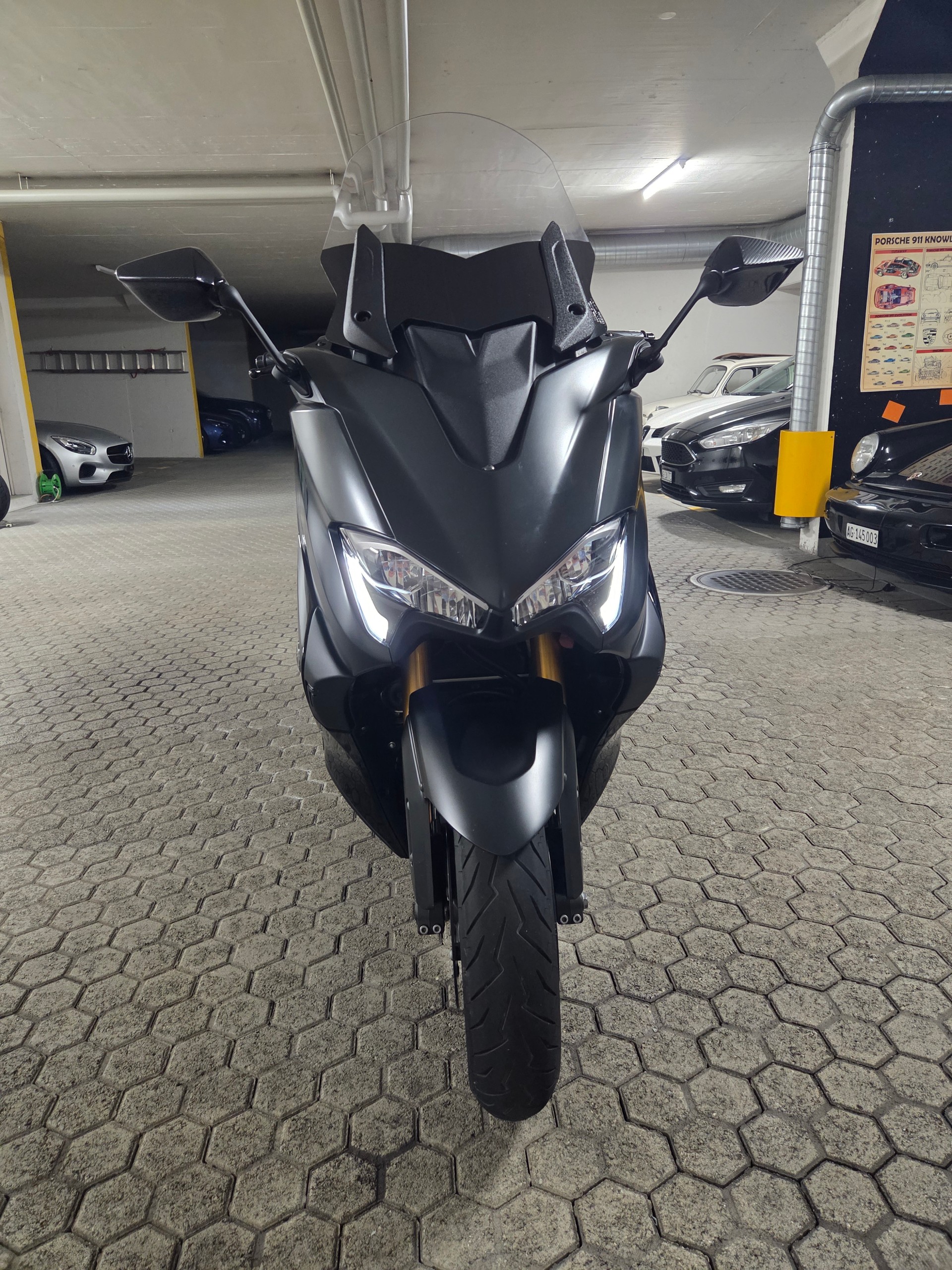 YAMAHA T-MAX XP 530 SX ABS-image-1