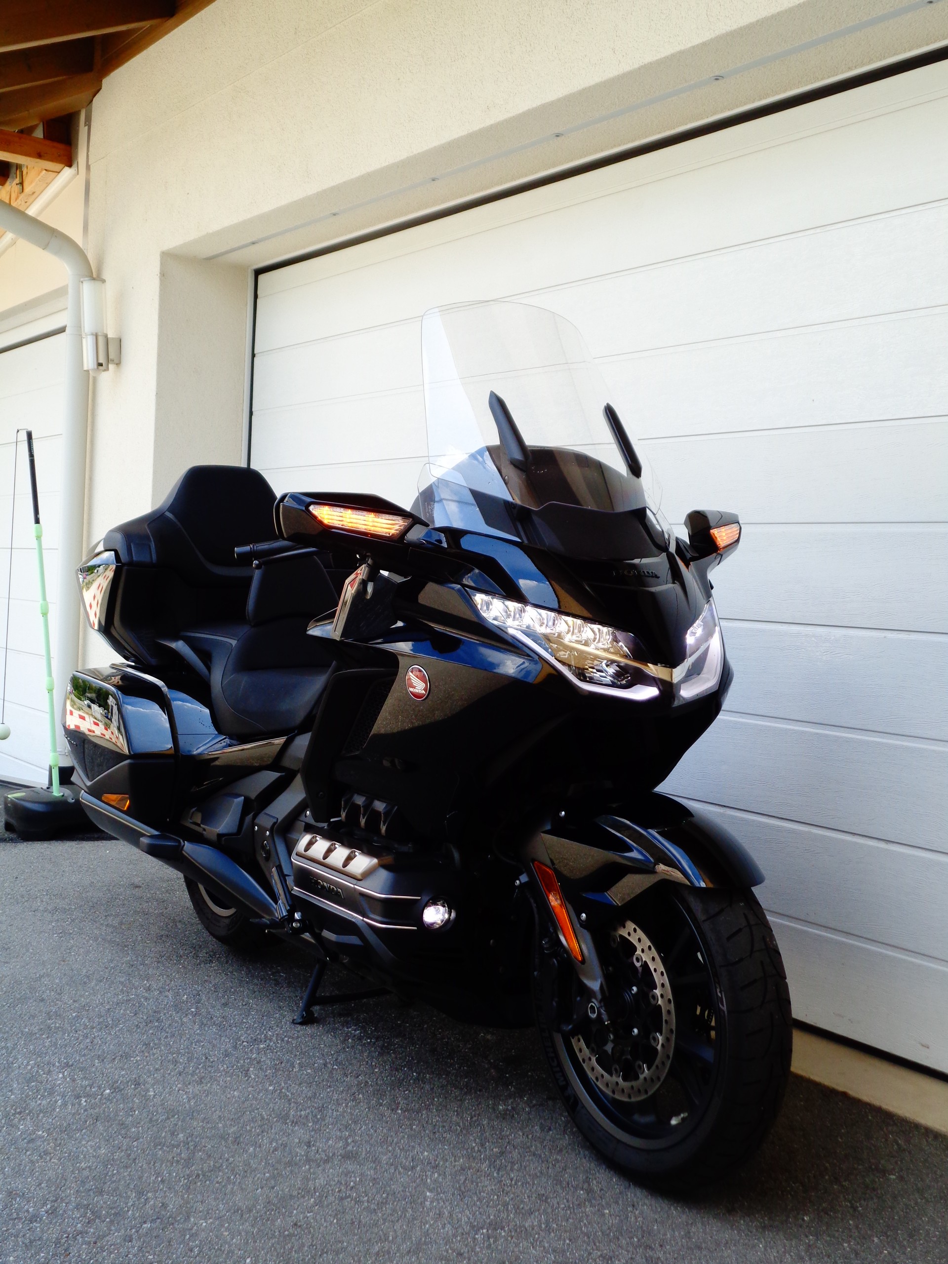 HONDA GL 1800 ES Tour Goldwing E-Suspension-image-1