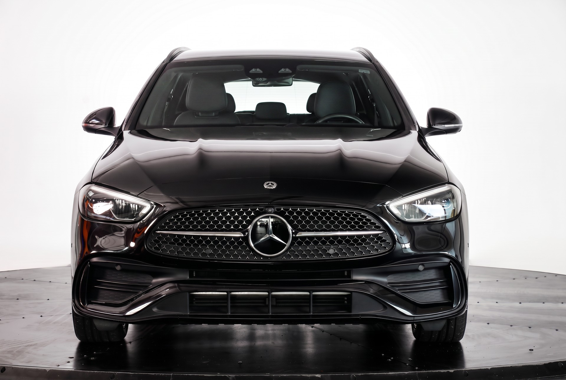 MERCEDES-BENZ C 300 e T AMG Line-showroom-element-1