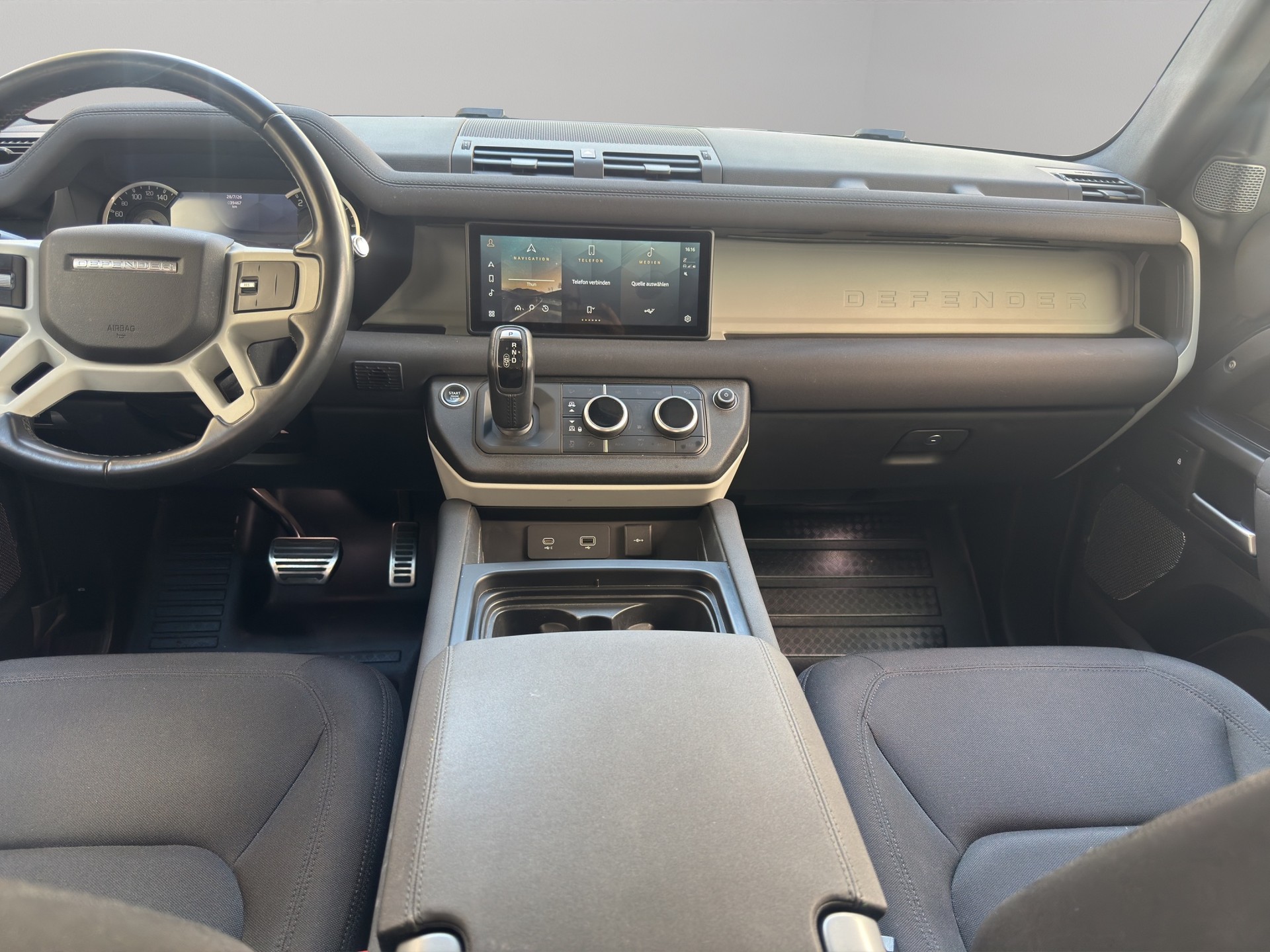LAND ROVER Defender 110 3.0 D I6 200-image-6