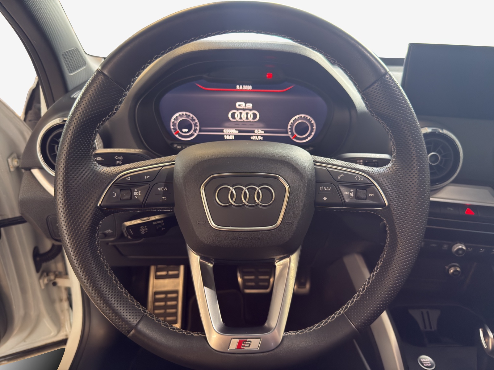 AUDI Q2 35 TFSI S line S-tronic-image-9