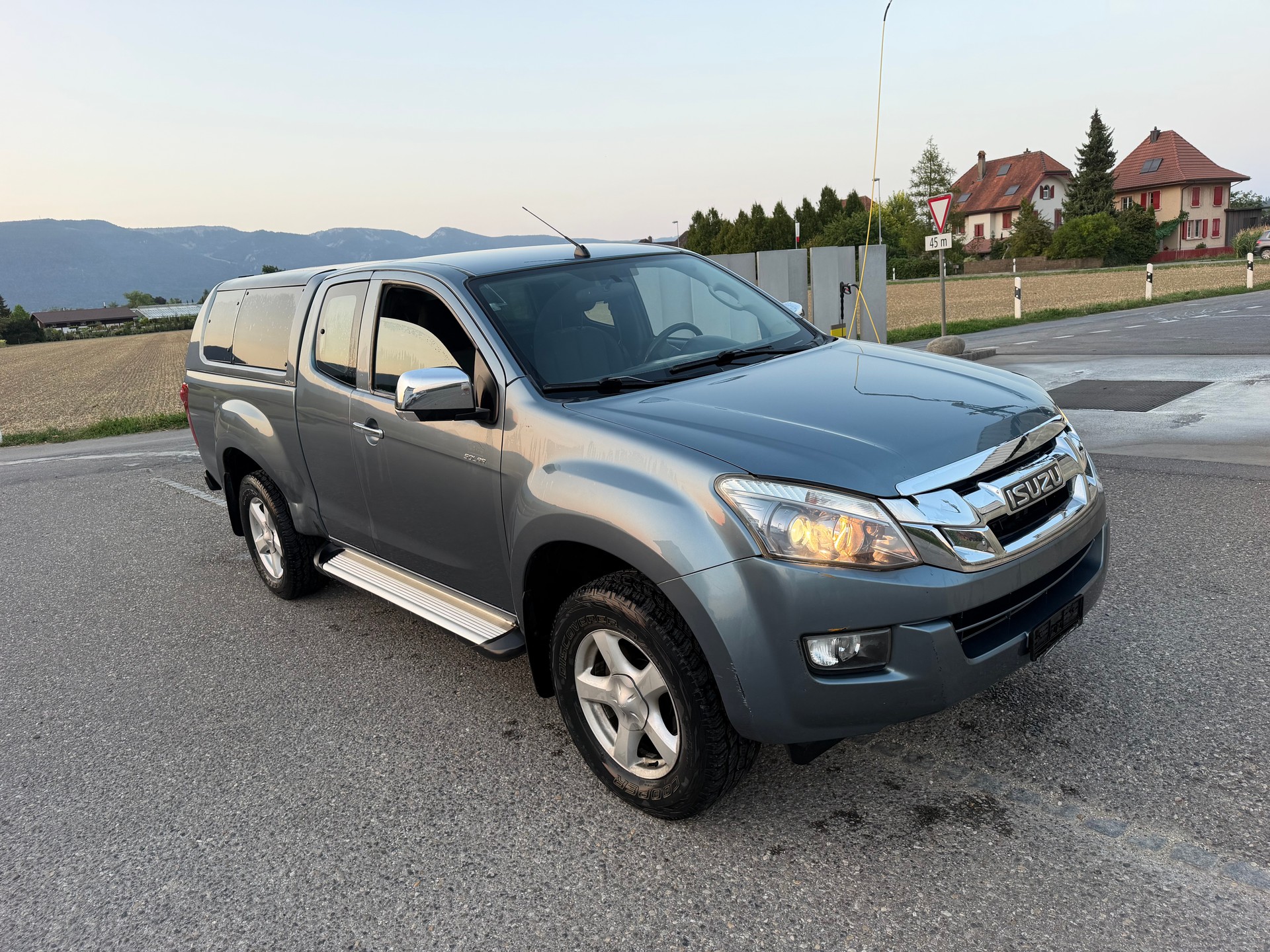 ISUZU D-MAX 2.5 SpaceCab Solar 4x4 A