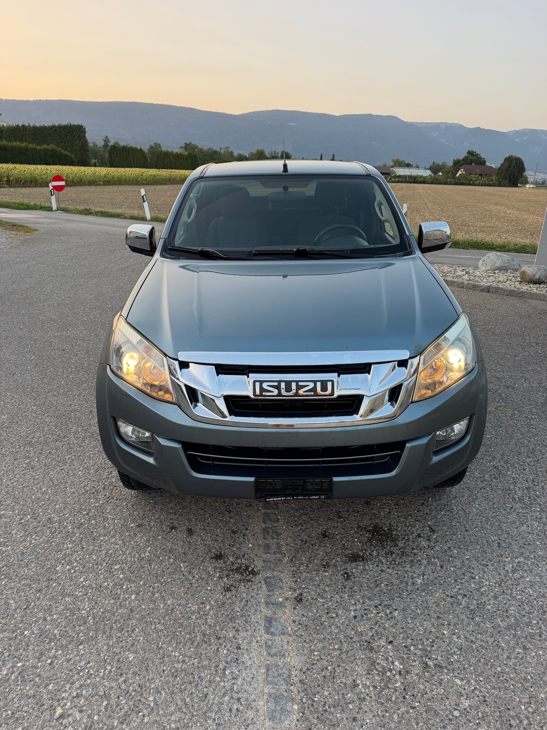 ISUZU D-MAX 2.5 SpaceCab Solar 4x4 A-image-1