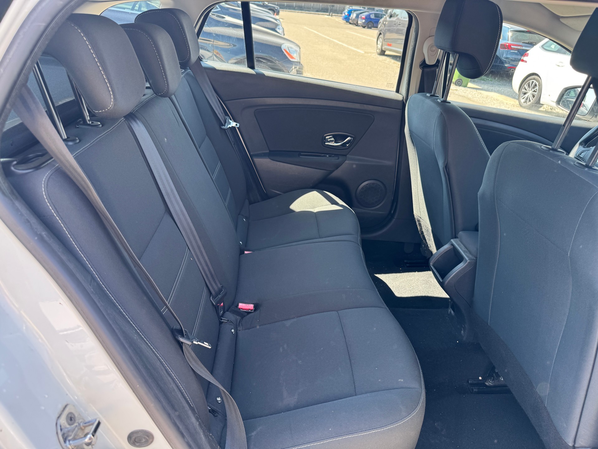 RENAULT Mégane Grandtour 1.5 dCi Expression EDC-image-12