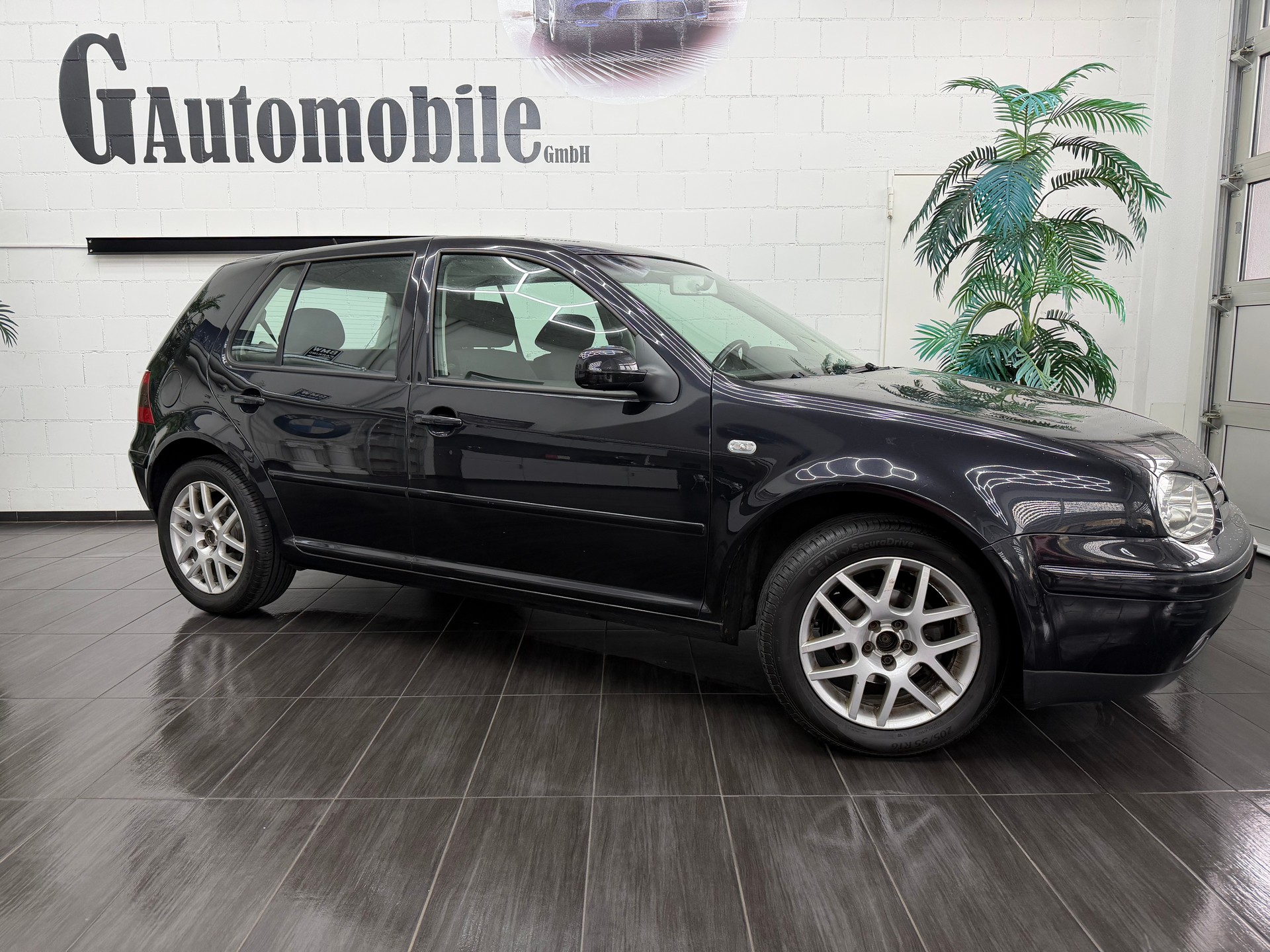 VW Golf 1.6 16V Pacific⭐️-showroom-element-2