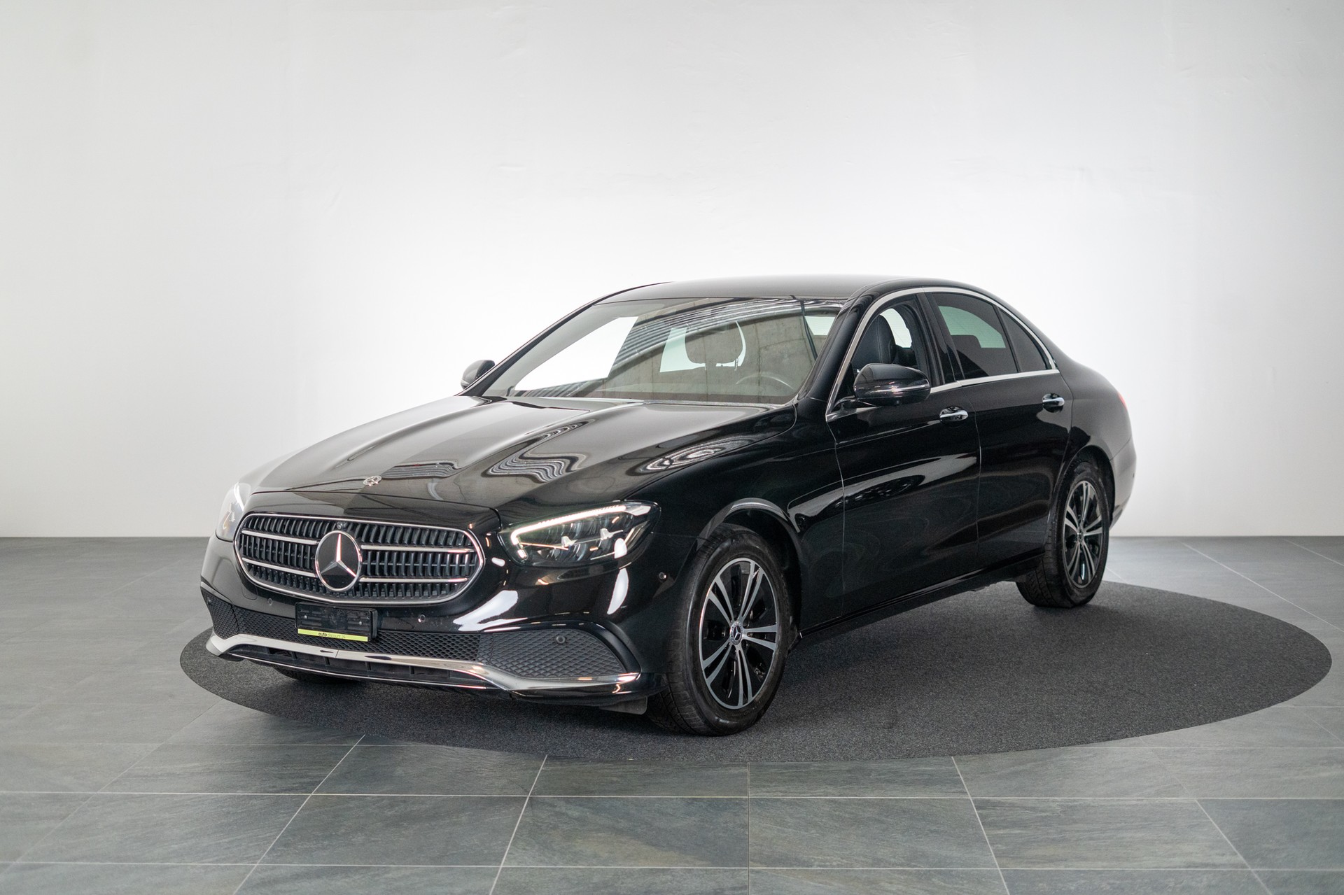 MERCEDES-BENZ E 200 Avantgarde 4matic / CH-Fahrzeug / 360°Kamera / Ambientebeleuchtung