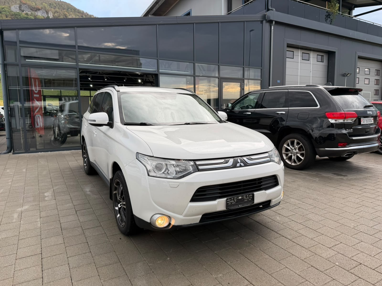MITSUBISHI Outlander 2.2 DID Navigator Safety 4WD Automatic-showroom-element-3