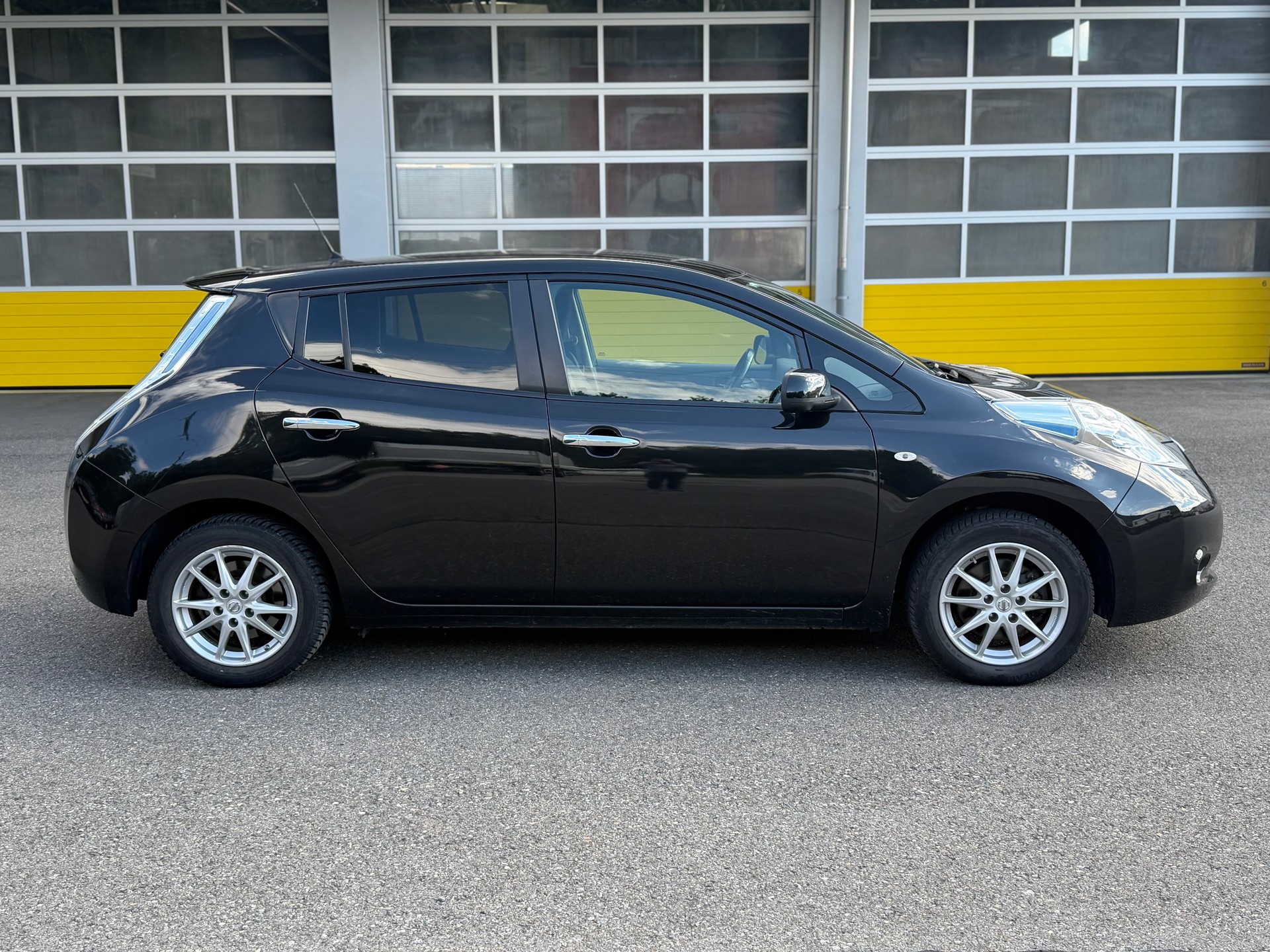 NISSAN Leaf acenta 24kWh (incl battery)-image-7