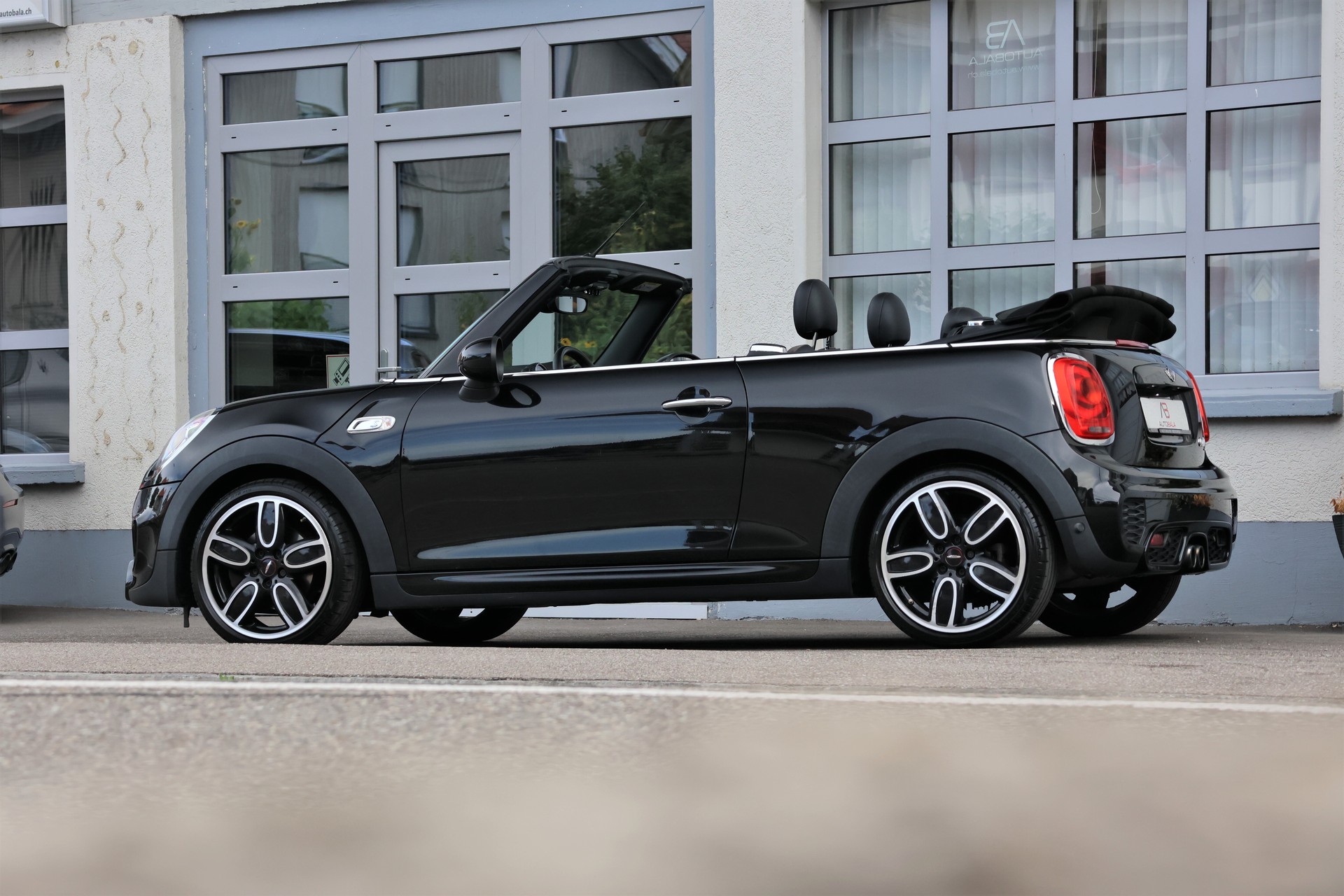MINI Cooper S Cabriolet (CH)-image-9