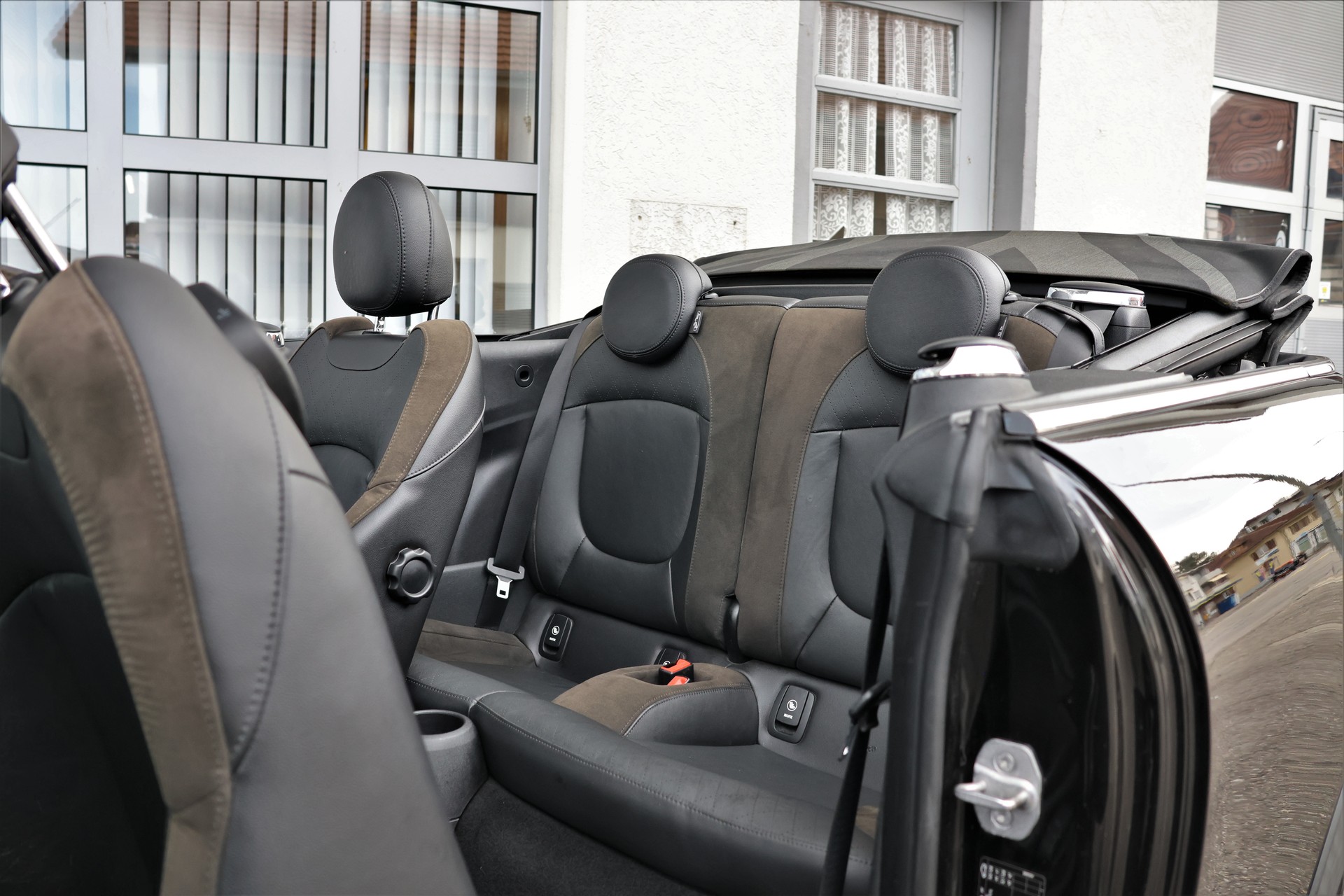 MINI Cooper S Cabriolet (CH)-image-18