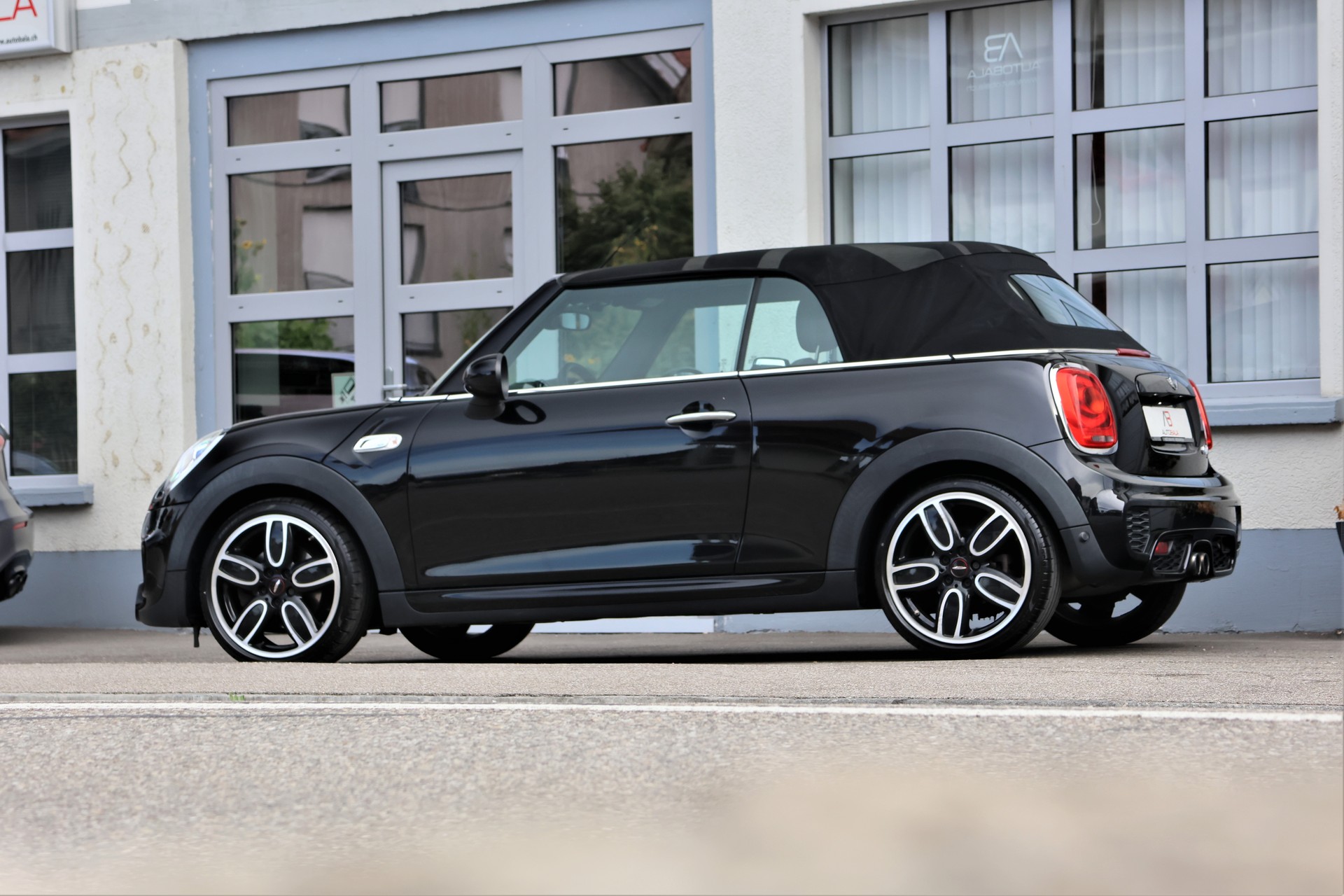 MINI Cooper S Cabriolet (CH)-showroom-element-3