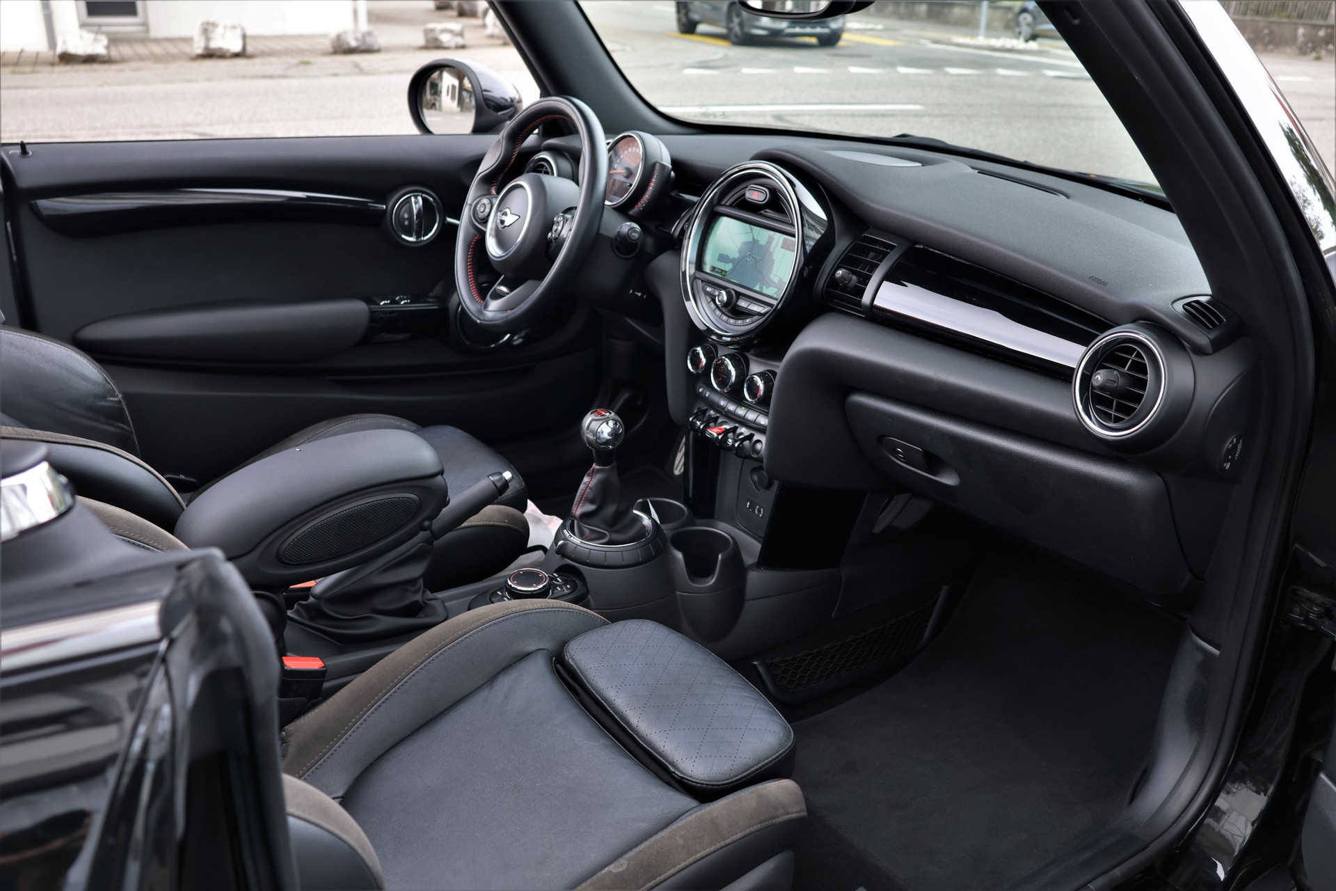 MINI Cooper S Cabriolet (CH)-image-21