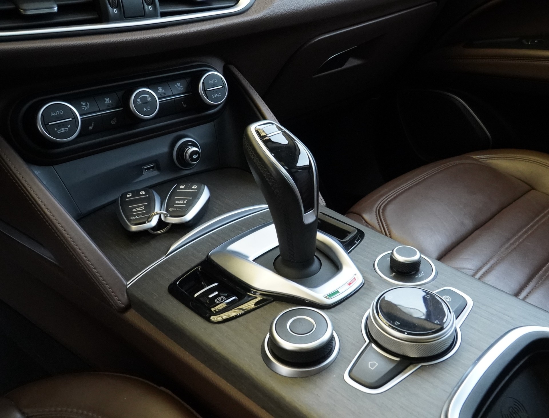 ALFA ROMEO Stelvio 2.0 Veloce Q4 Automatic * CH Fahrzeug*-image-8