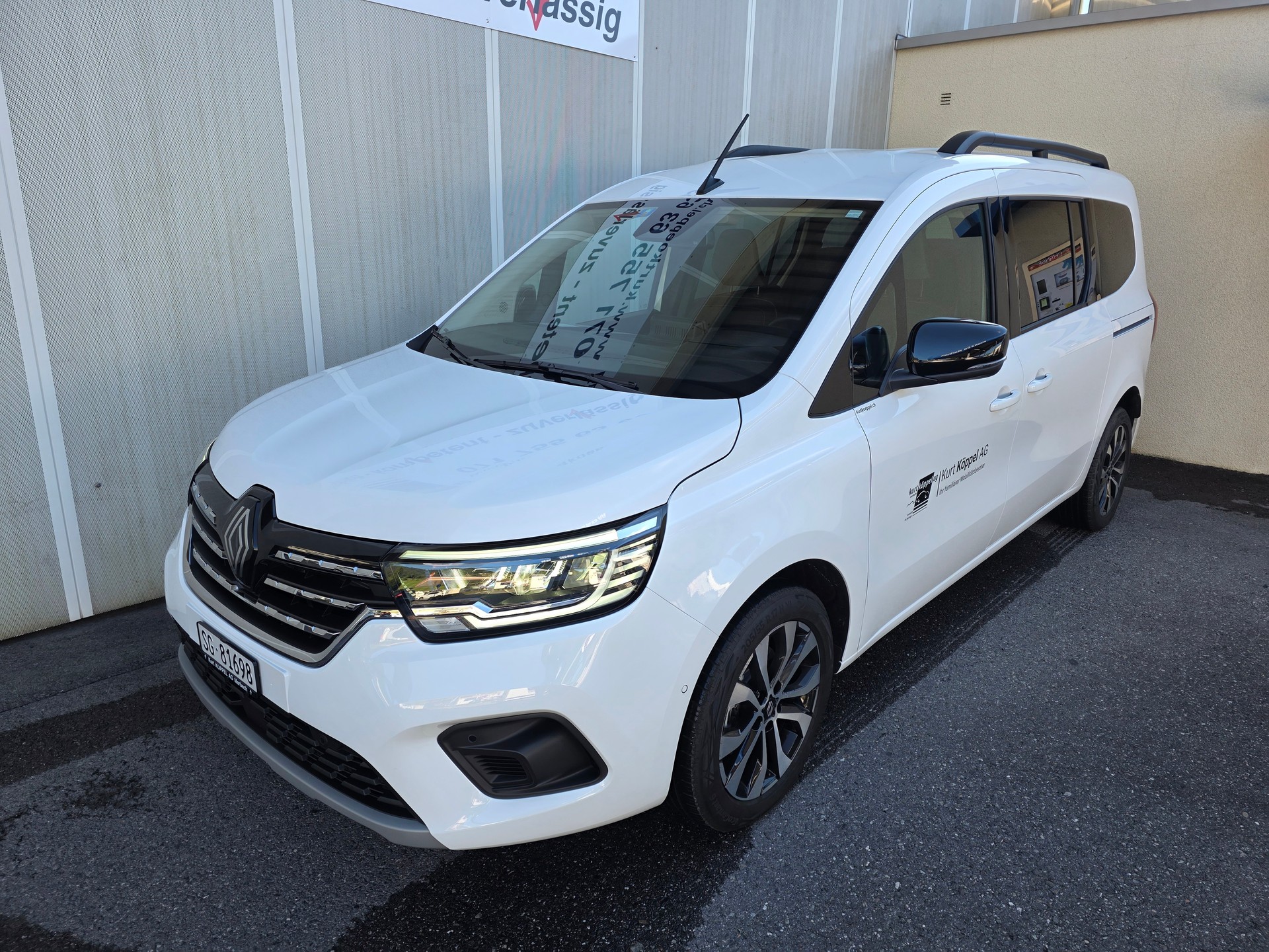 RENAULT Kangoo 1.3 TCe 130 PF Techno EDC-showroom-element-1