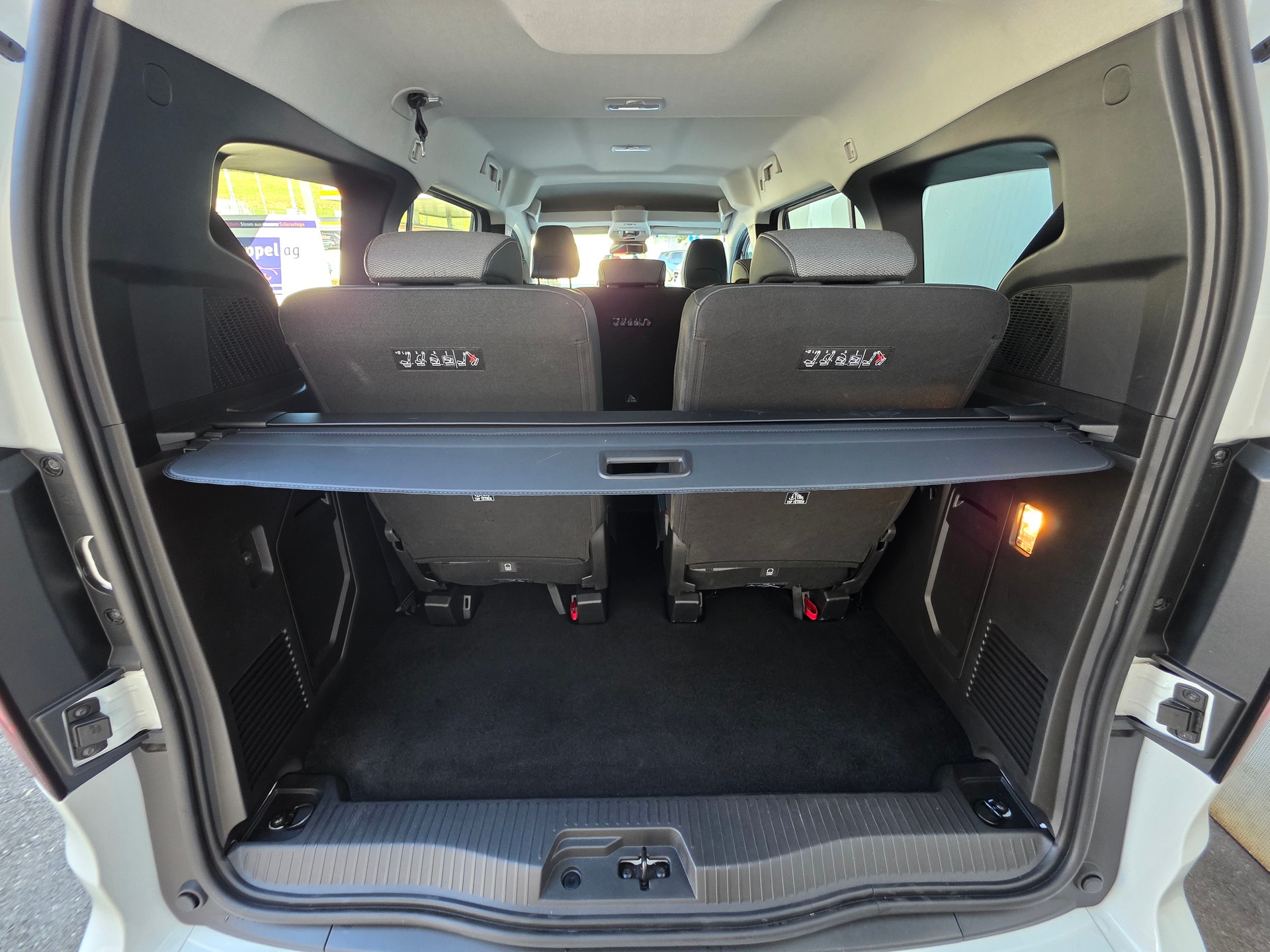 RENAULT Kangoo 1.3 TCe 130 PF Techno EDC-showroom-element-3
