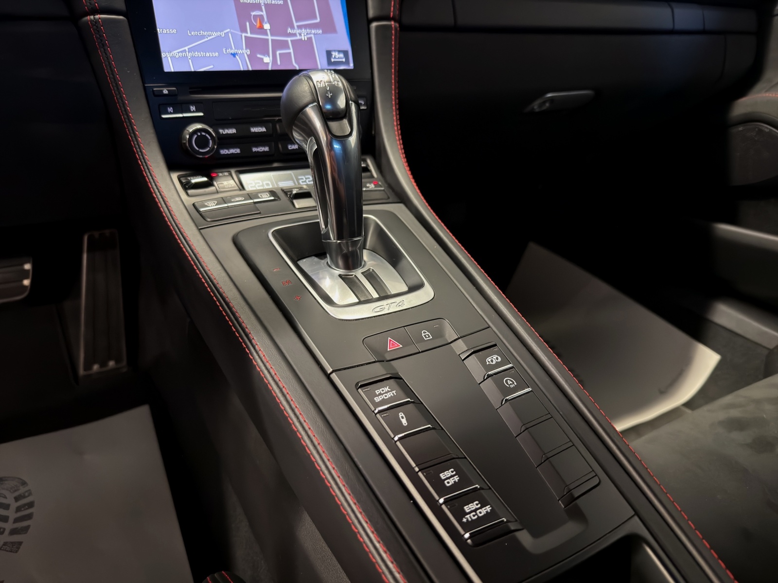 PORSCHE 718 Cayman GT4PDK-image-11