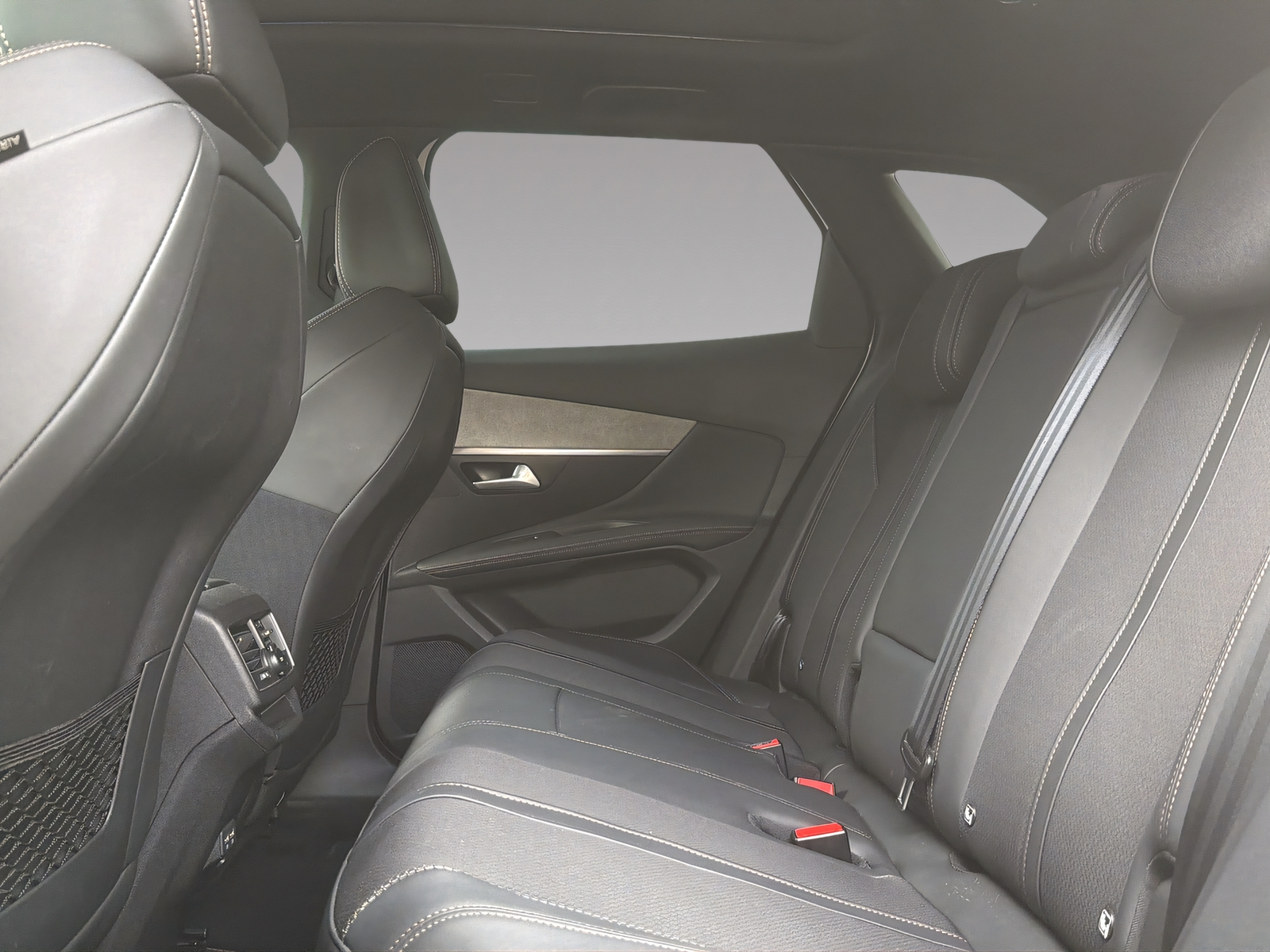 PEUGEOT 3008 1.6 Plug-in Hybrid GT-image-16