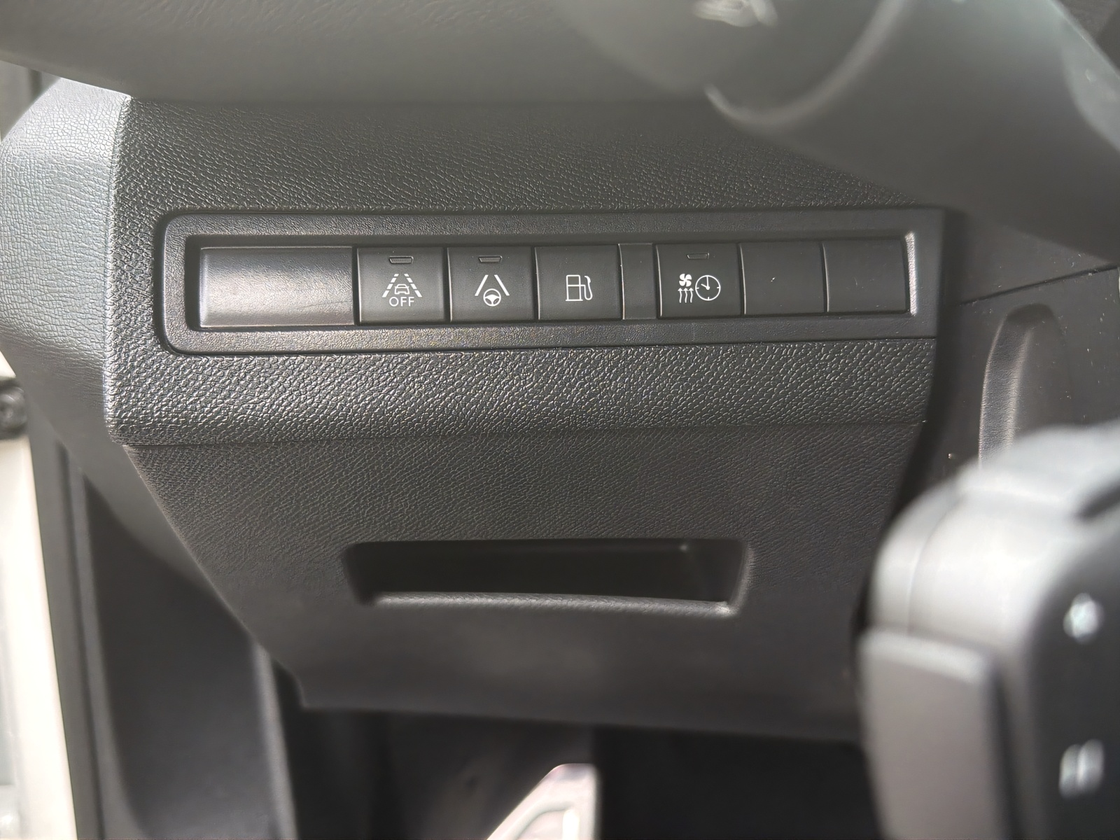 PEUGEOT 3008 1.6 Plug-in Hybrid GT-image-15