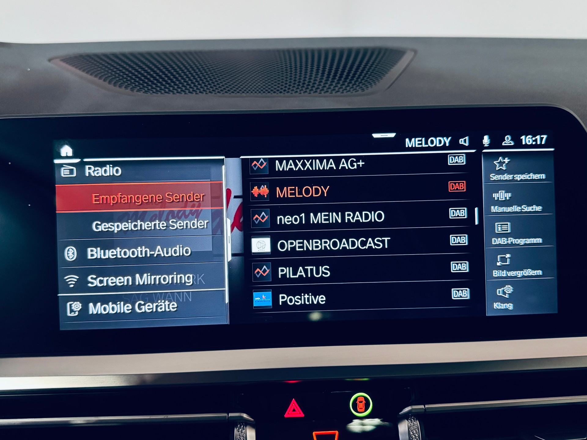 BMW 330d xDrive 48V Touring M Sport Steptronic-image-21