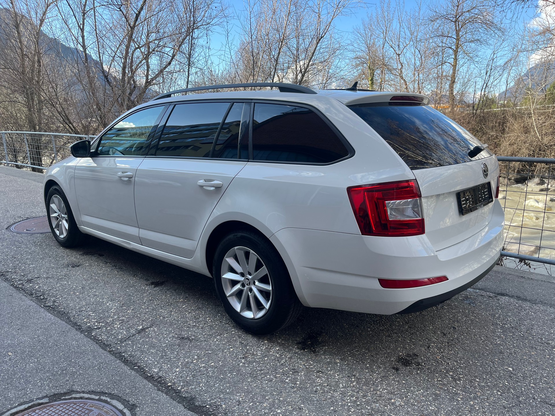 SKODA Octavia Combi 1.8 TSI Elegance 4x4 DSG-showroom-element-2