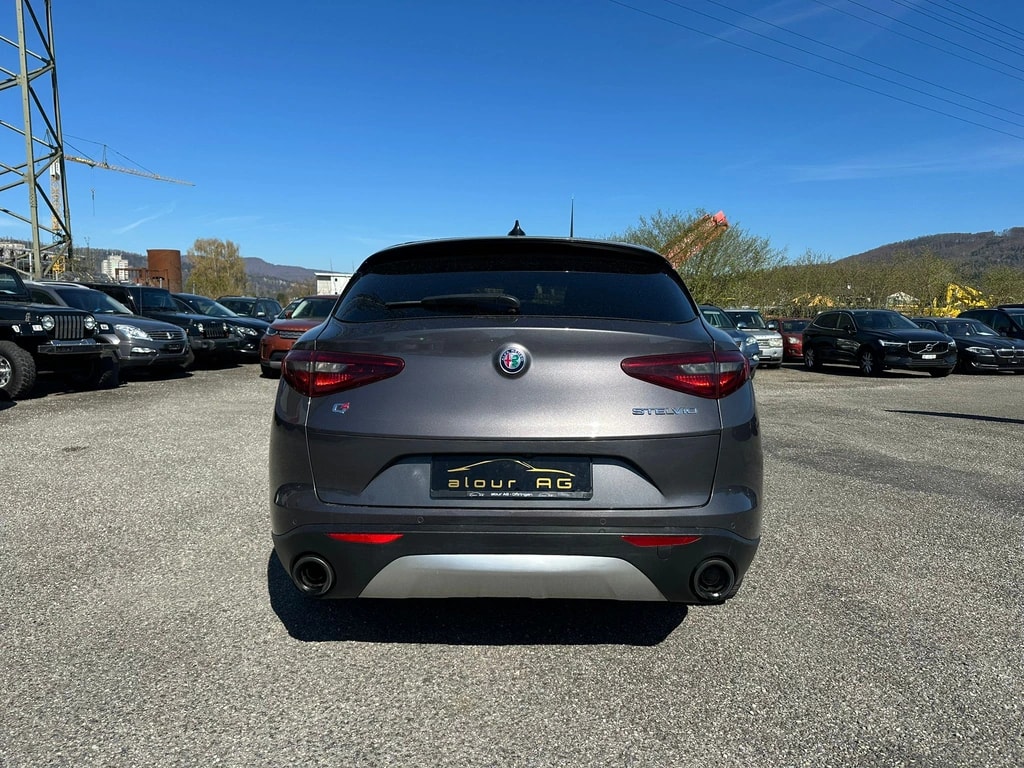 ALFA ROMEO Stelvio 2.0 Executive Q4 Automatic-image-4